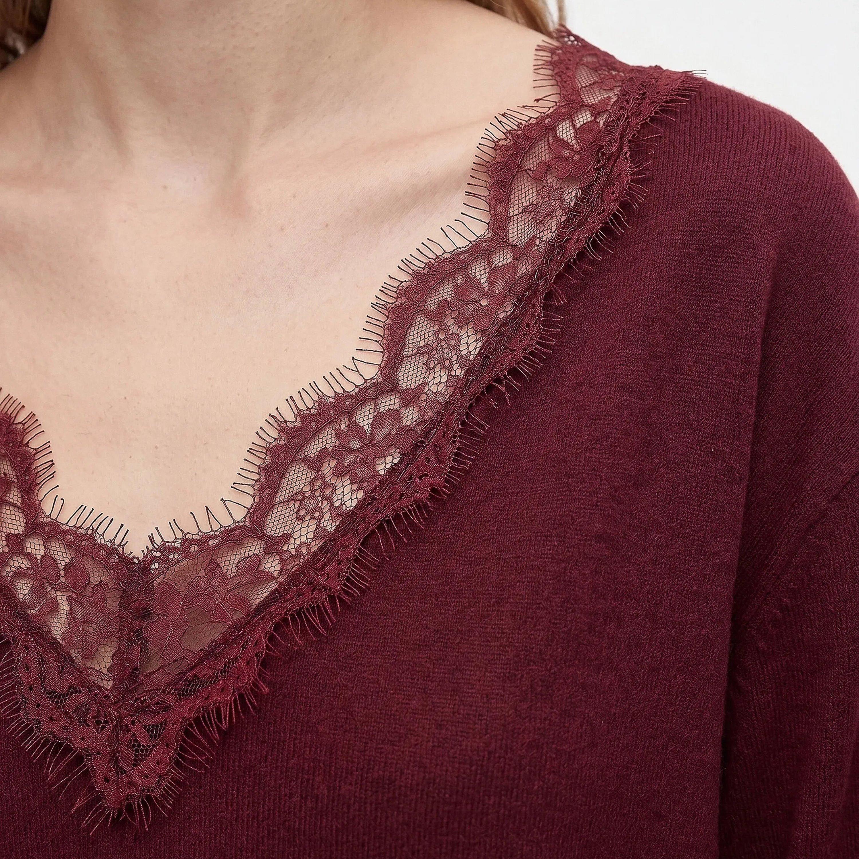 بلوفر حريمي بأكمام منسدلة وتفاصيل دانتيل من كوتون-women-winterwear-cardigansandjumpers-jumpers-image-5