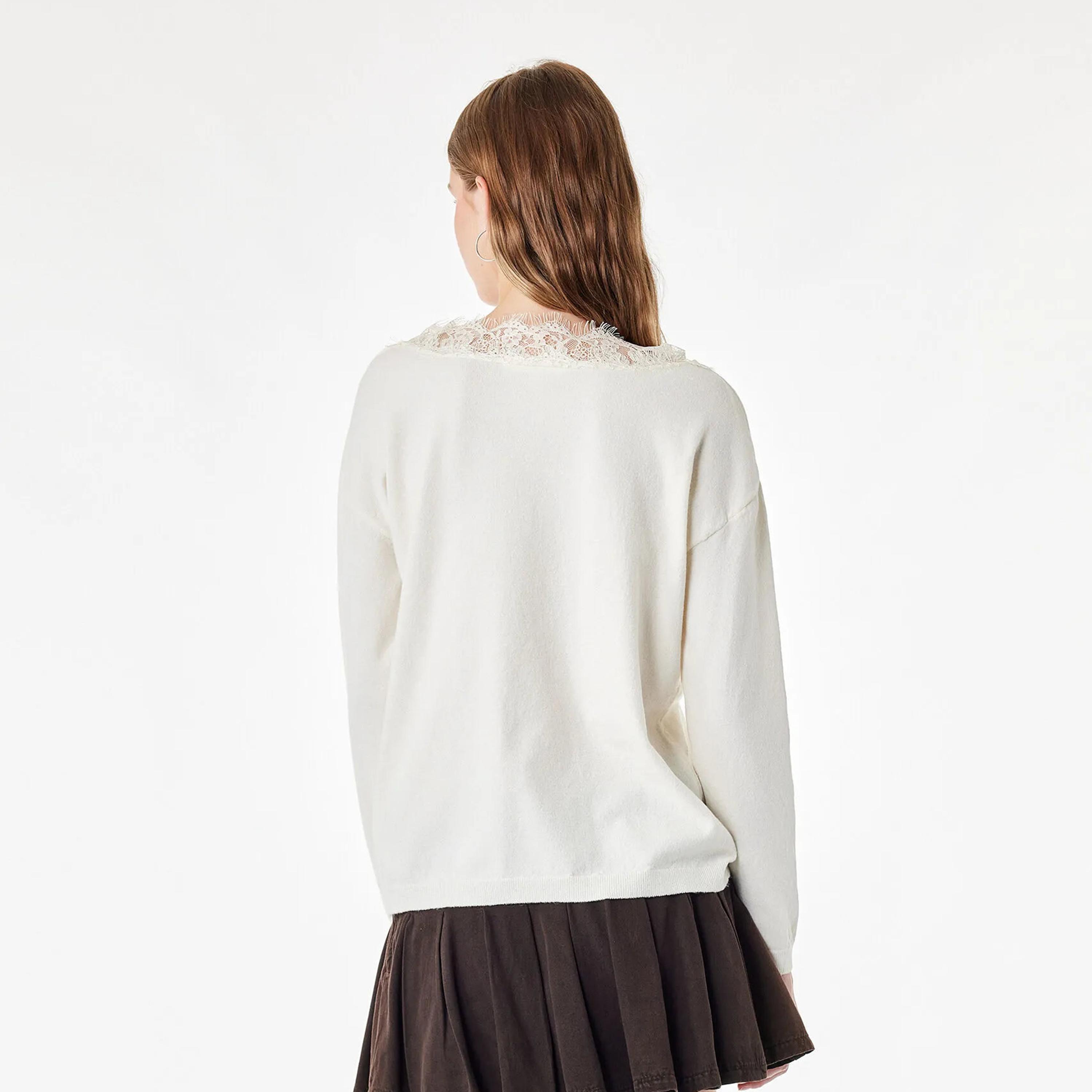 بلوفر حريمي بأكمام منسدلة وتفاصيل دانتيل من كوتون-women-winterwear-cardigansandjumpers-jumpers-image-9
