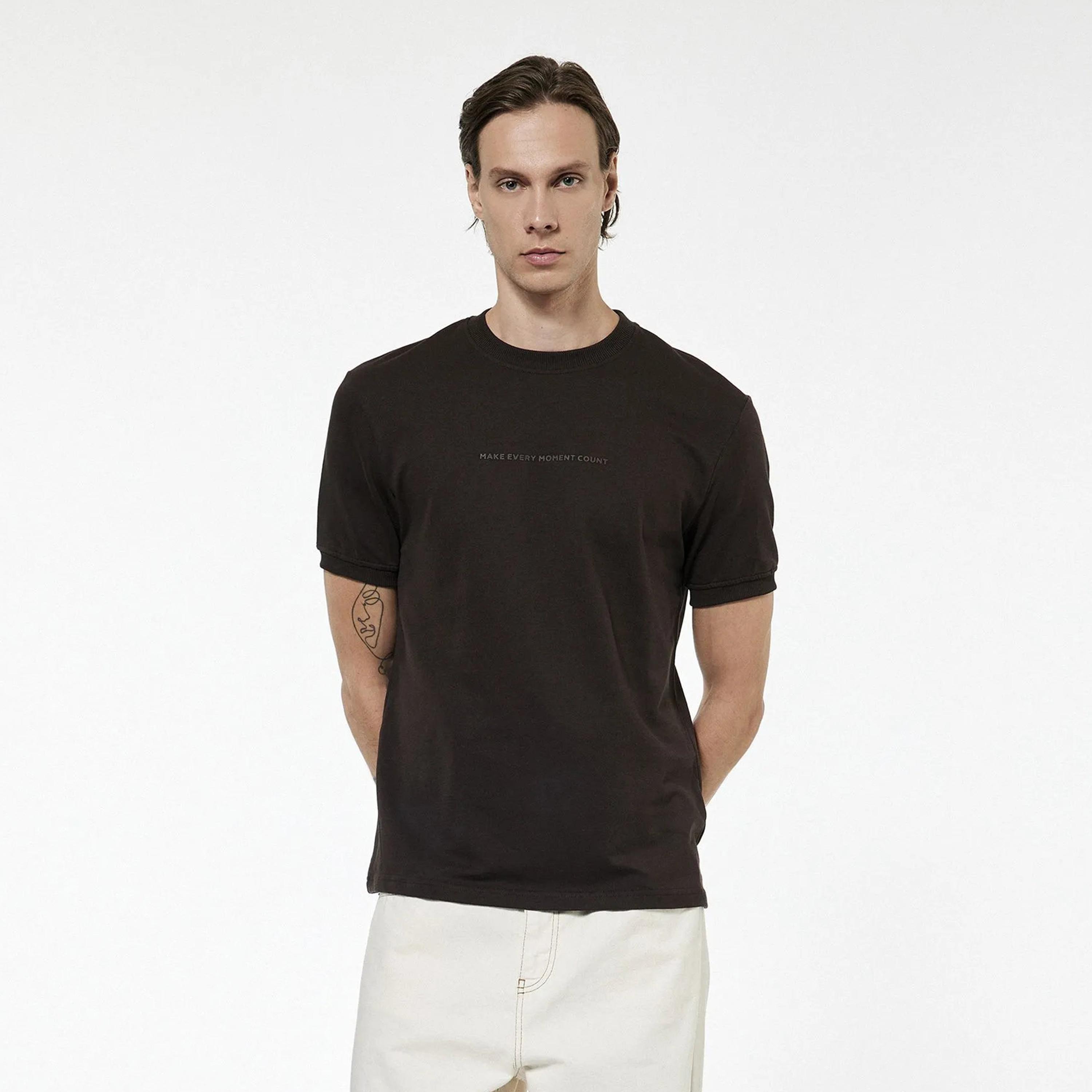 تيشيرت رجالي بطبعة نص وفتحة رقبة مستديرة بأكمام قصيرة من كوتون-men-clothing-tshirtsandpolos-tshirts-image-1