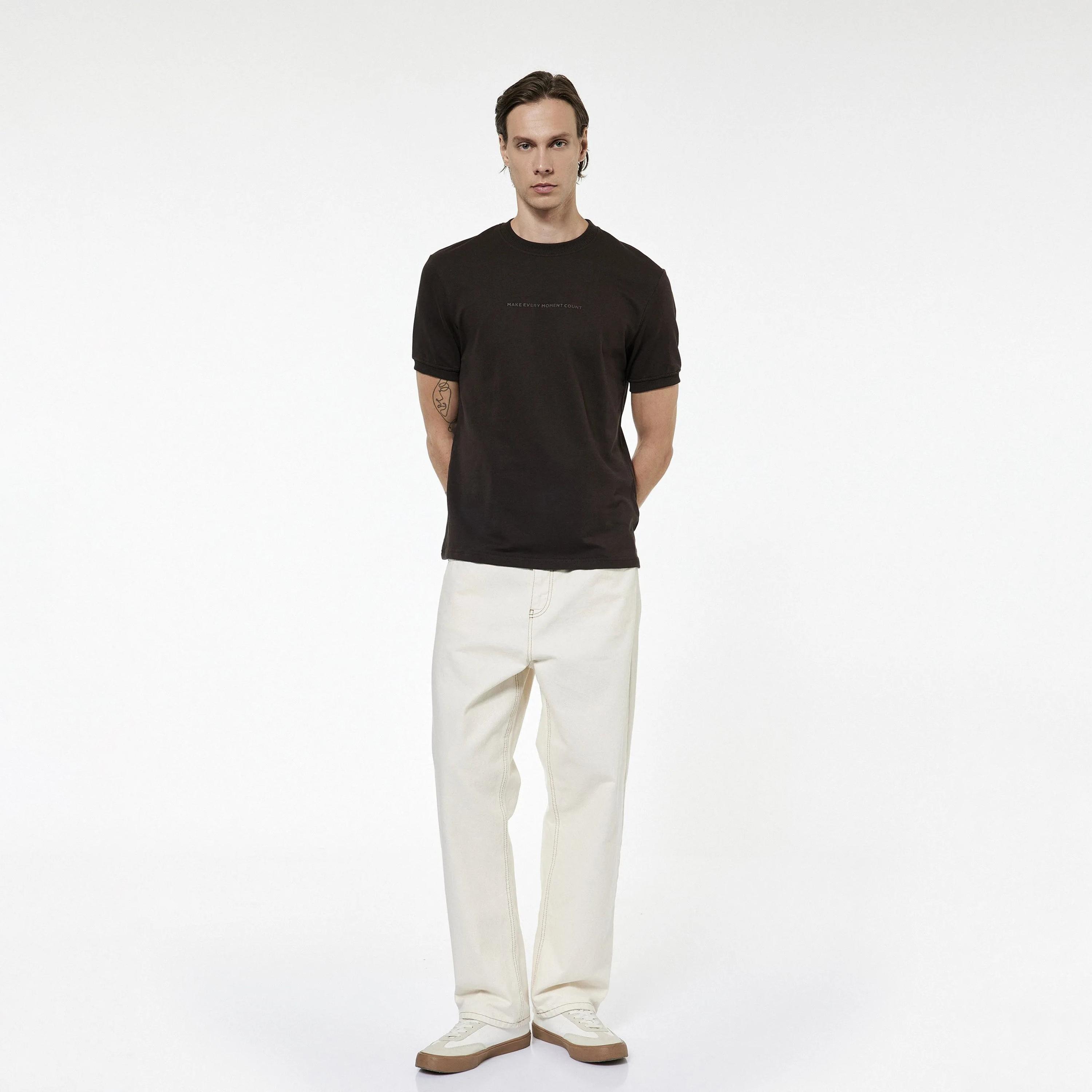 تيشيرت رجالي بطبعة نص وفتحة رقبة مستديرة بأكمام قصيرة من كوتون-men-clothing-tshirtsandpolos-tshirts-image-2