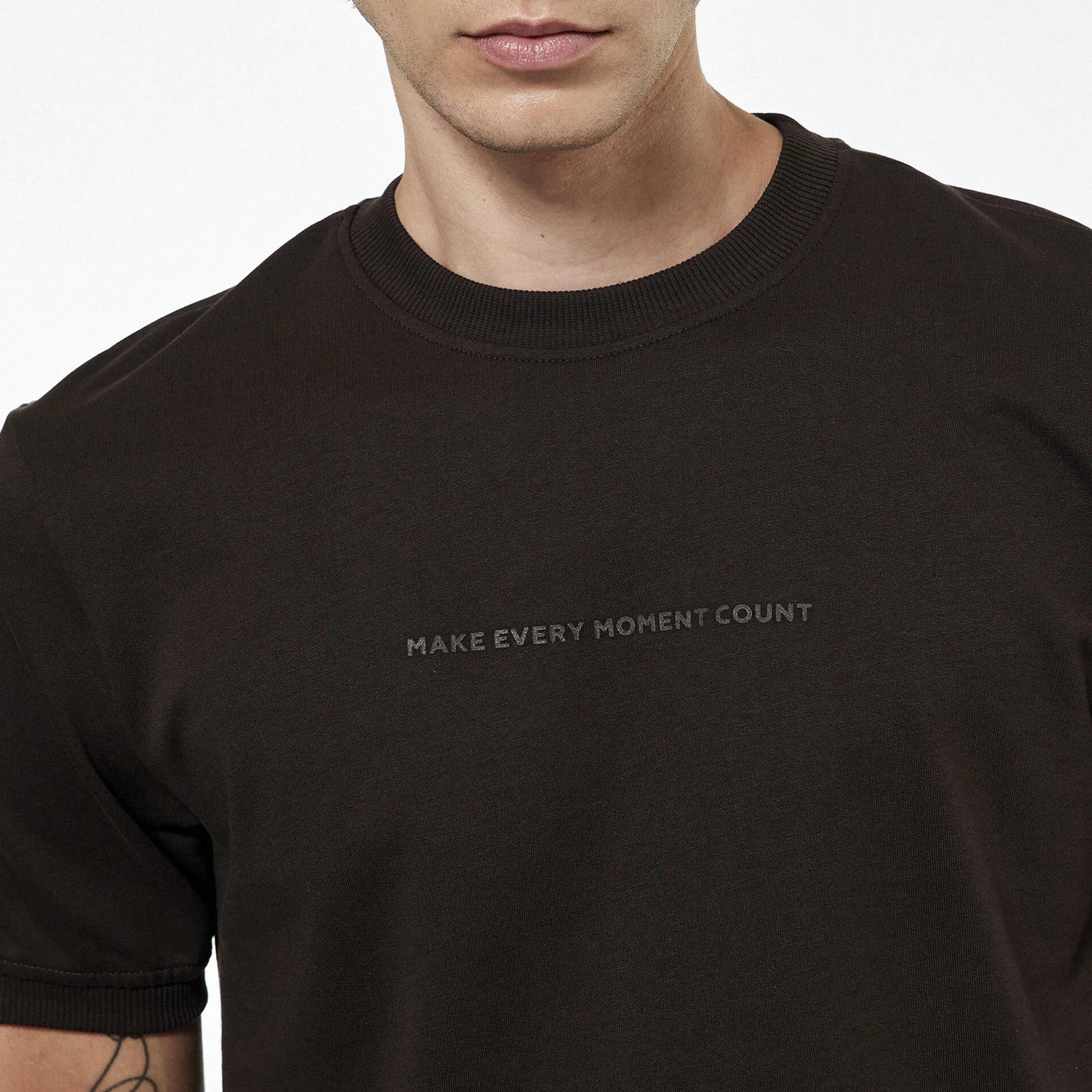 تيشيرت رجالي بطبعة نص وفتحة رقبة مستديرة بأكمام قصيرة من كوتون-men-clothing-tshirtsandpolos-tshirts-image-3