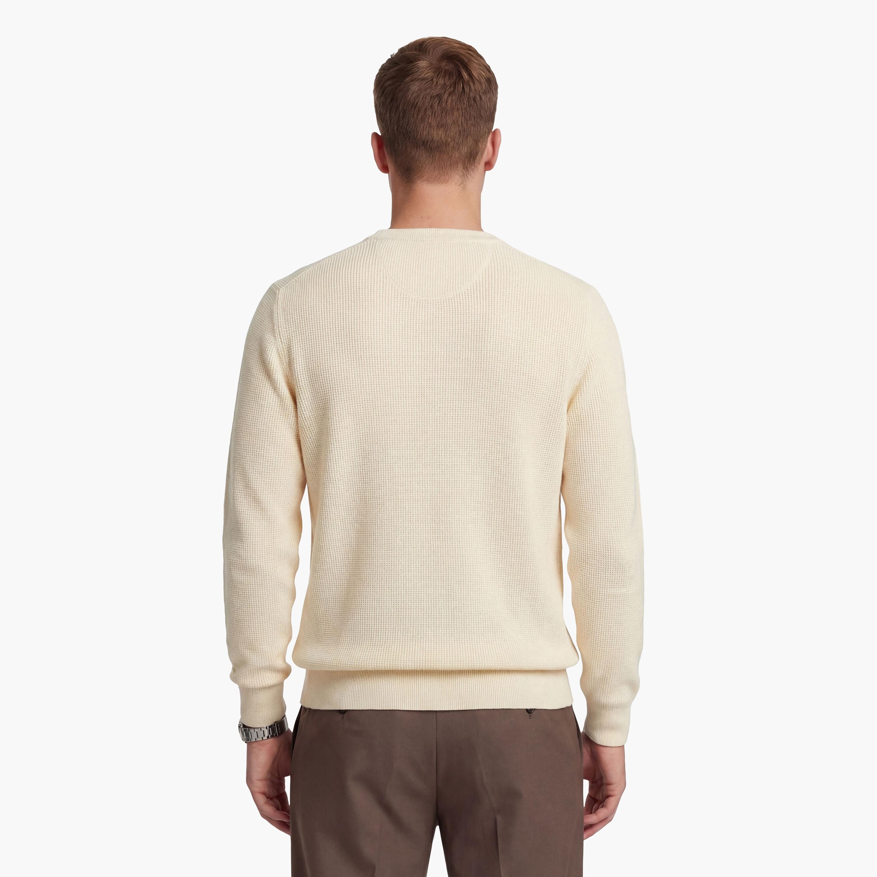 سويتر رجالي مضلع بأكمام طويلة وياقة "راوند نيك" من جانت-men-clothing-sweatersandpullovers-image-4