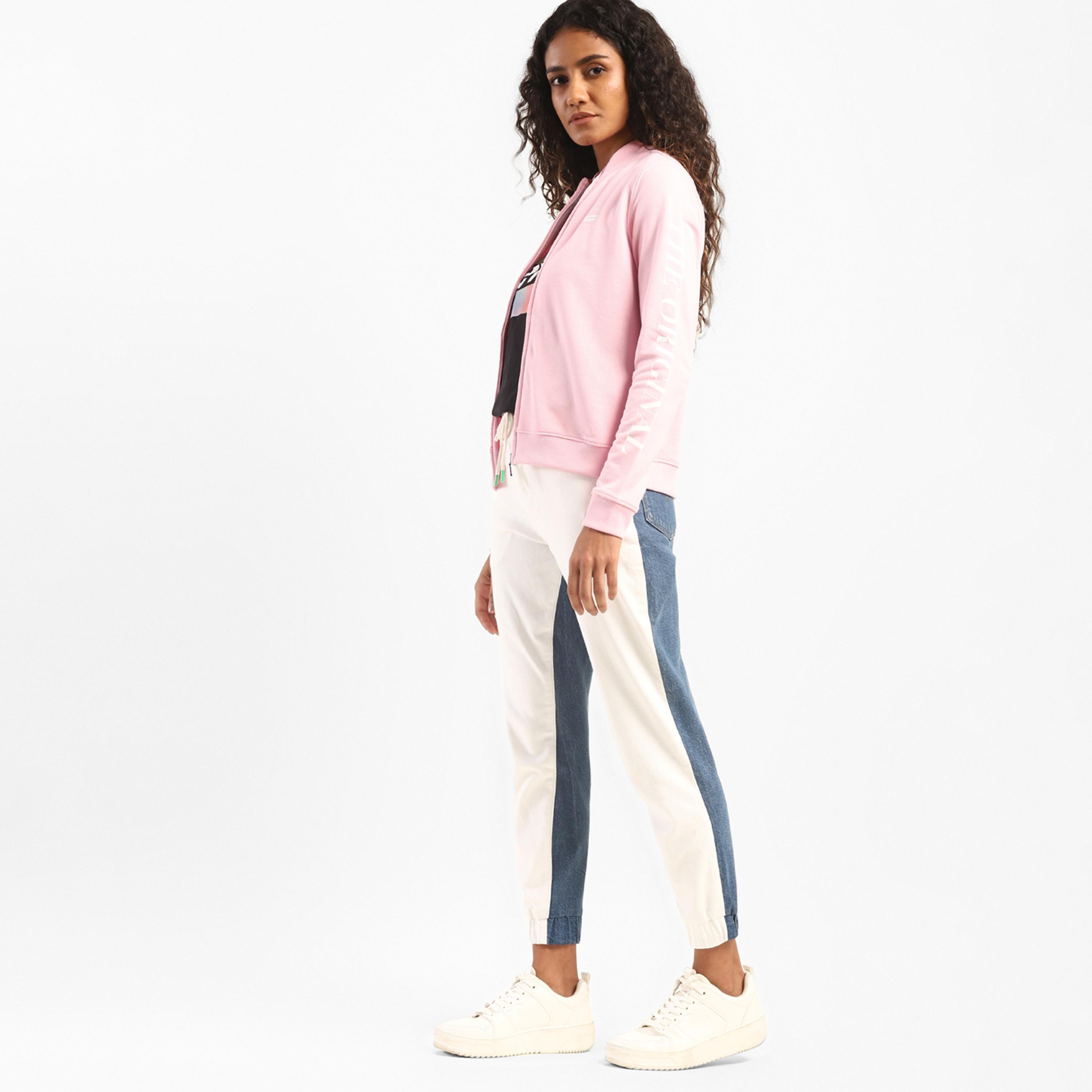 سويت شيرت بسحاب وياقة عالية وأكمام طويلة يحمل شعار من ليفايز-women-clothing-hoodiesandsweatshirts-hoodies-image-2