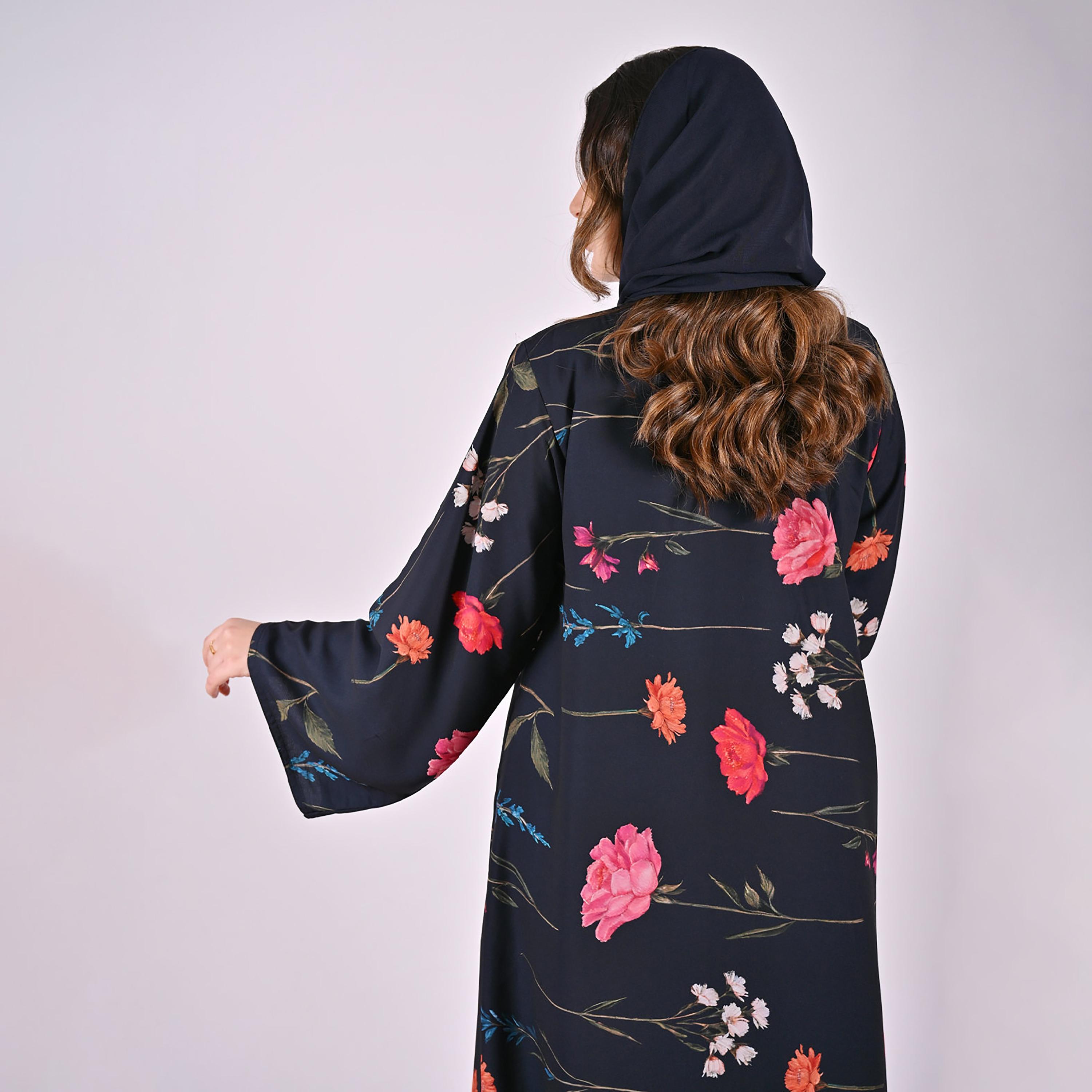 عباءة كتان كحلي بأكمام واسعة وطبعة زهور مع حجاب للنساء من حوراء-women-arabicclothing-abayas-image-9