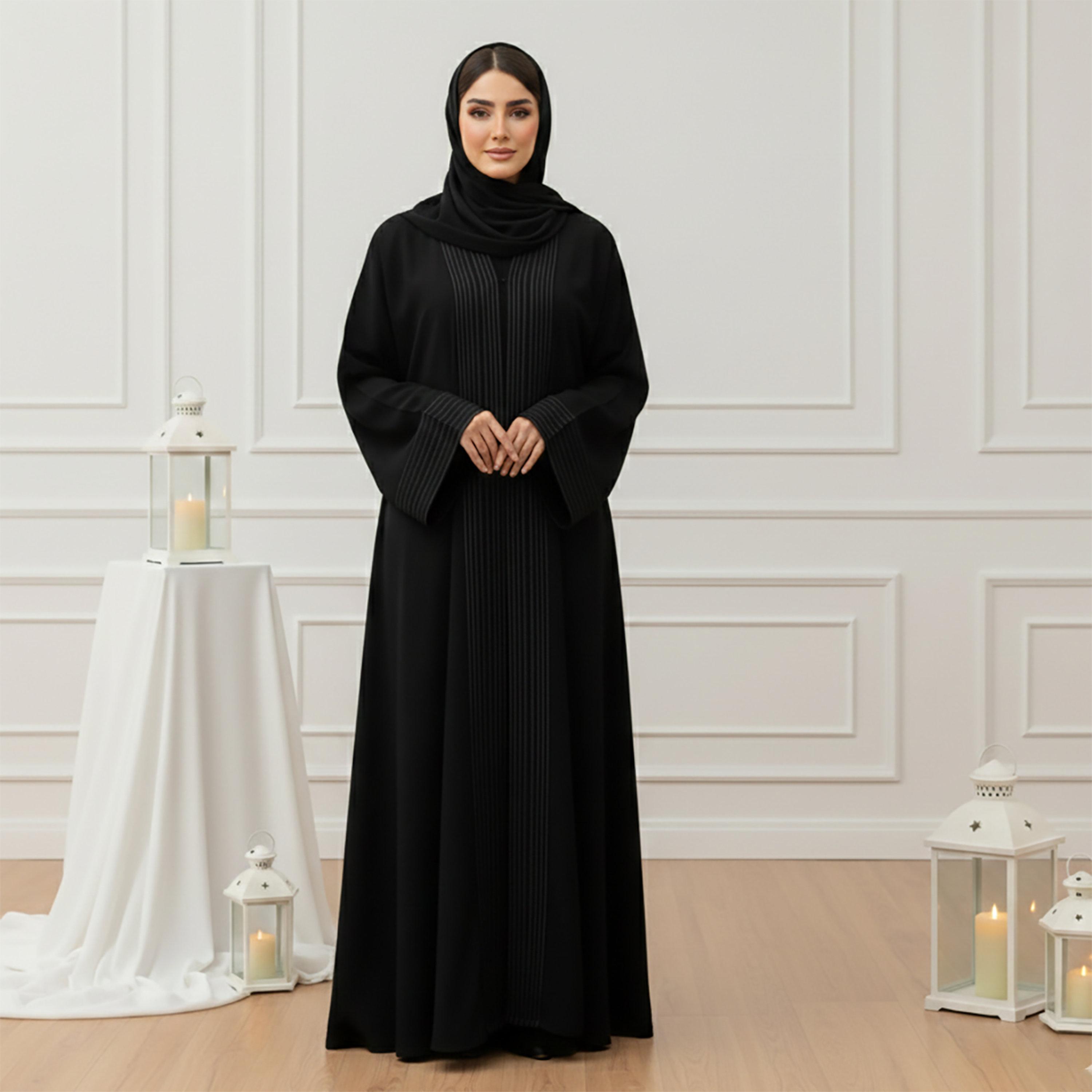 عباية نسائية قماش "ندى" بأكمام "وايد" وتفاصيل "ستيتش" مع حجاب - أسود من نخبة-women-arabicclothing-abayas-image-1