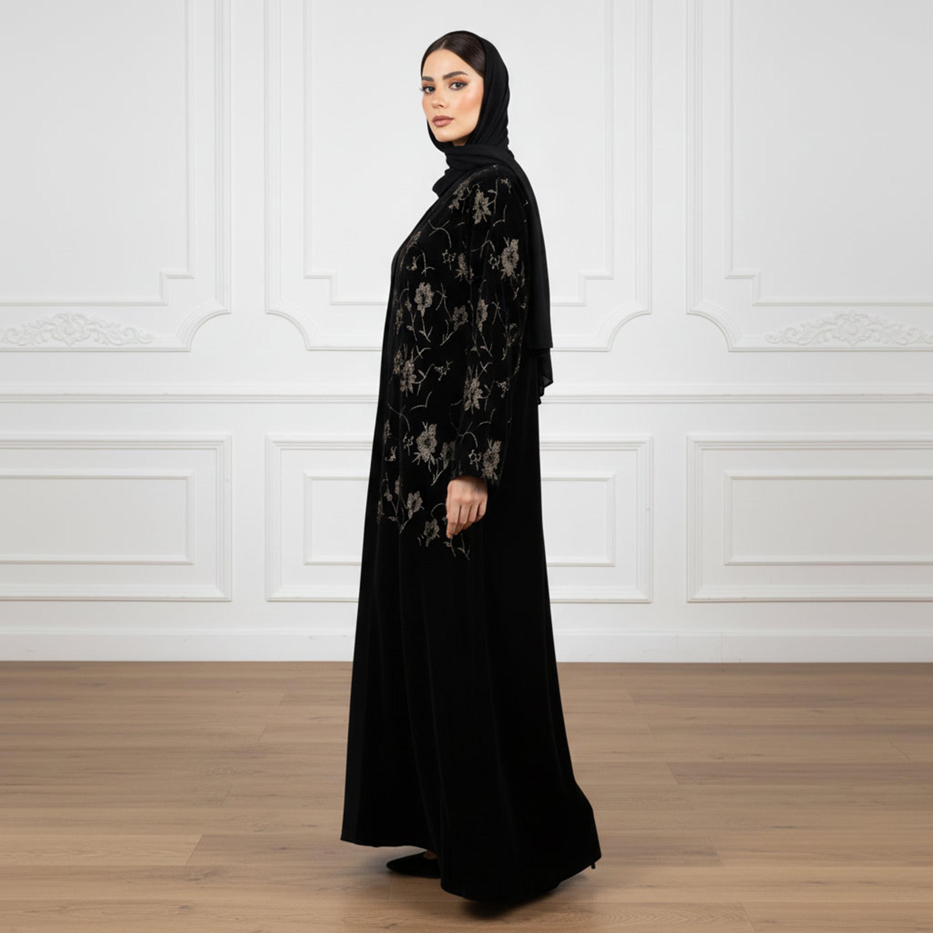 عباءة سهرة نسائية "نيدا" سوداء بأكمام واسعة وتطريز "فلورال" مع حجاب من نخبة-women-arabicclothing-abayas-image-3