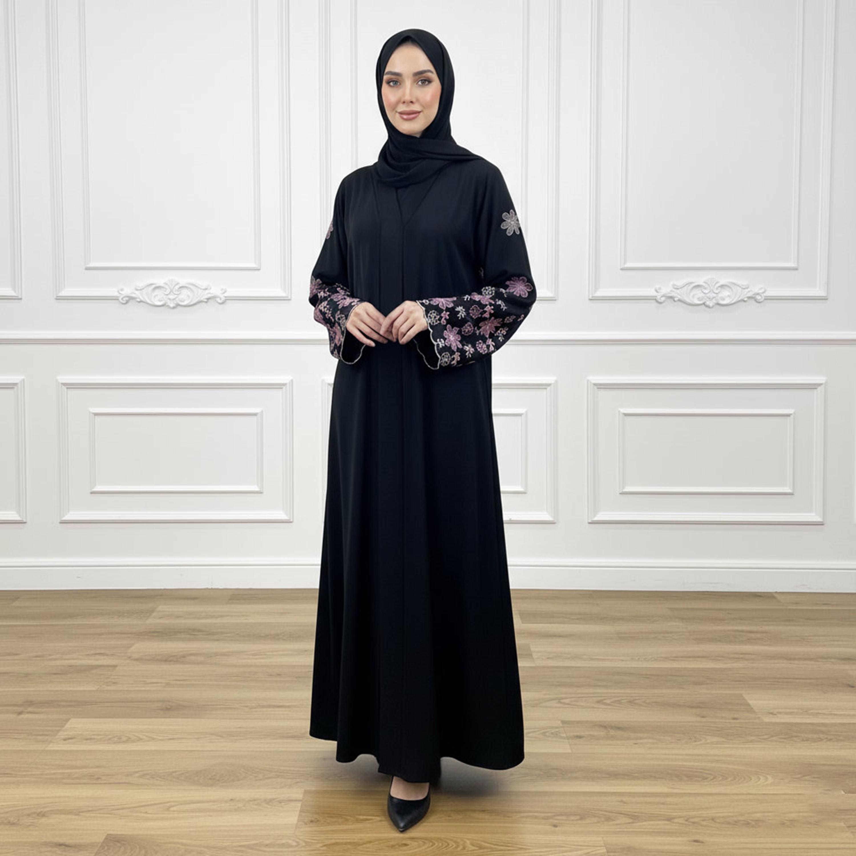 عباءة نسائية "نيدا" سوداء بأكمام مطرزة "فلورال" مع حجاب من نخبة-women-arabicclothing-abayas-image-1