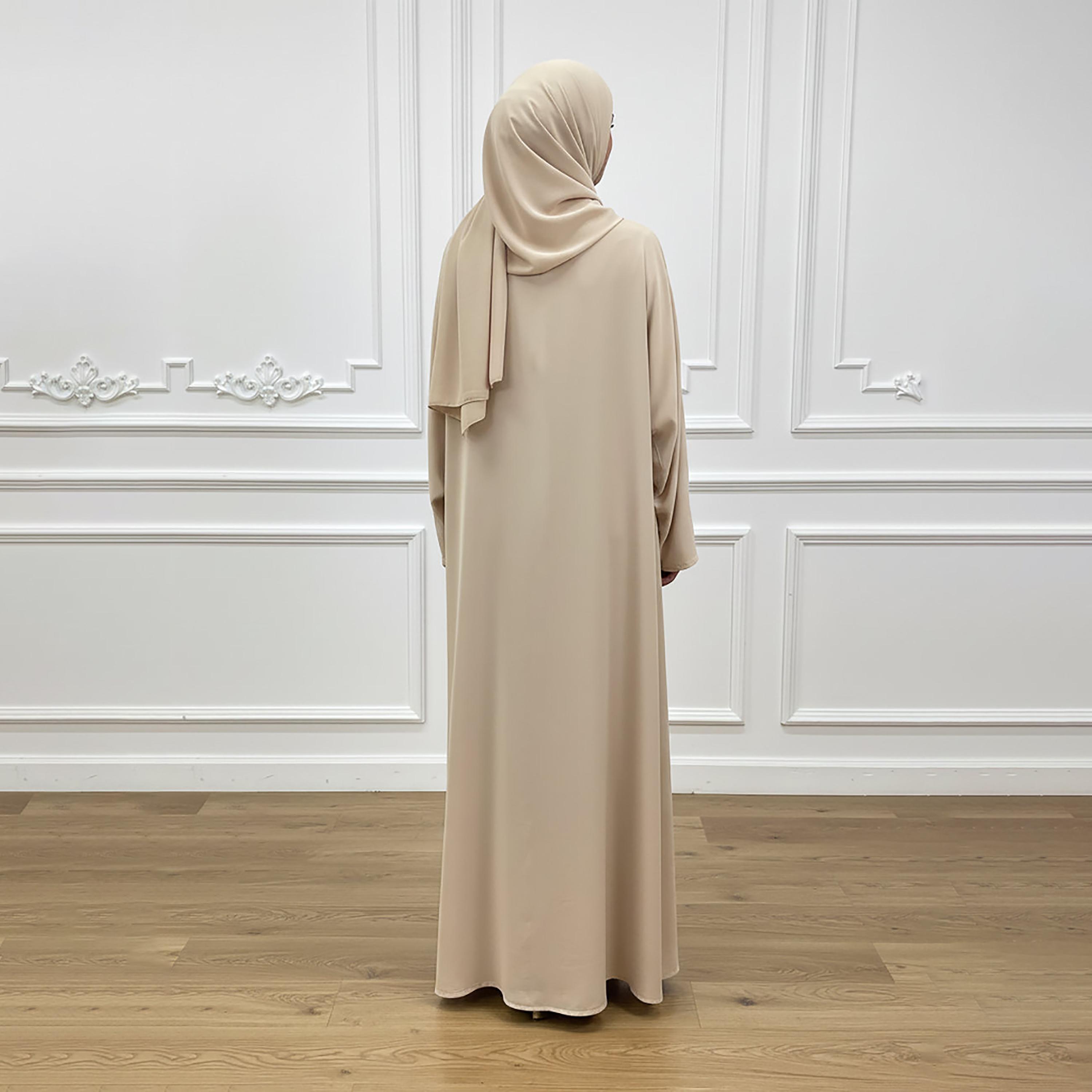 عباءة نسائية "نيدا" بيج بأكمام "فليرد" واسعة ومطرزة مع حجاب من نخبة-women-arabicclothing-abayas-image-4