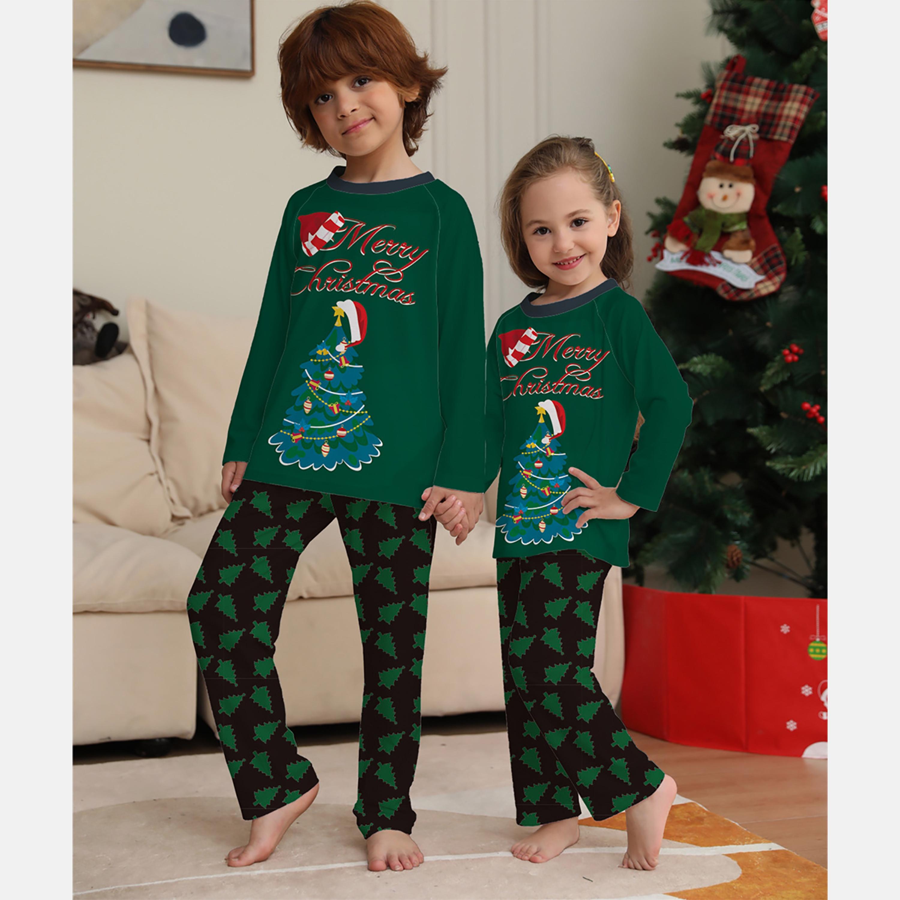 مجموعة تيشيرت أخضر بطبعة كريسماس تريي وبيجامة مطبوعة للأطفال قطعتين من بيبيكلو-boys-clothing-nightwear-image-4