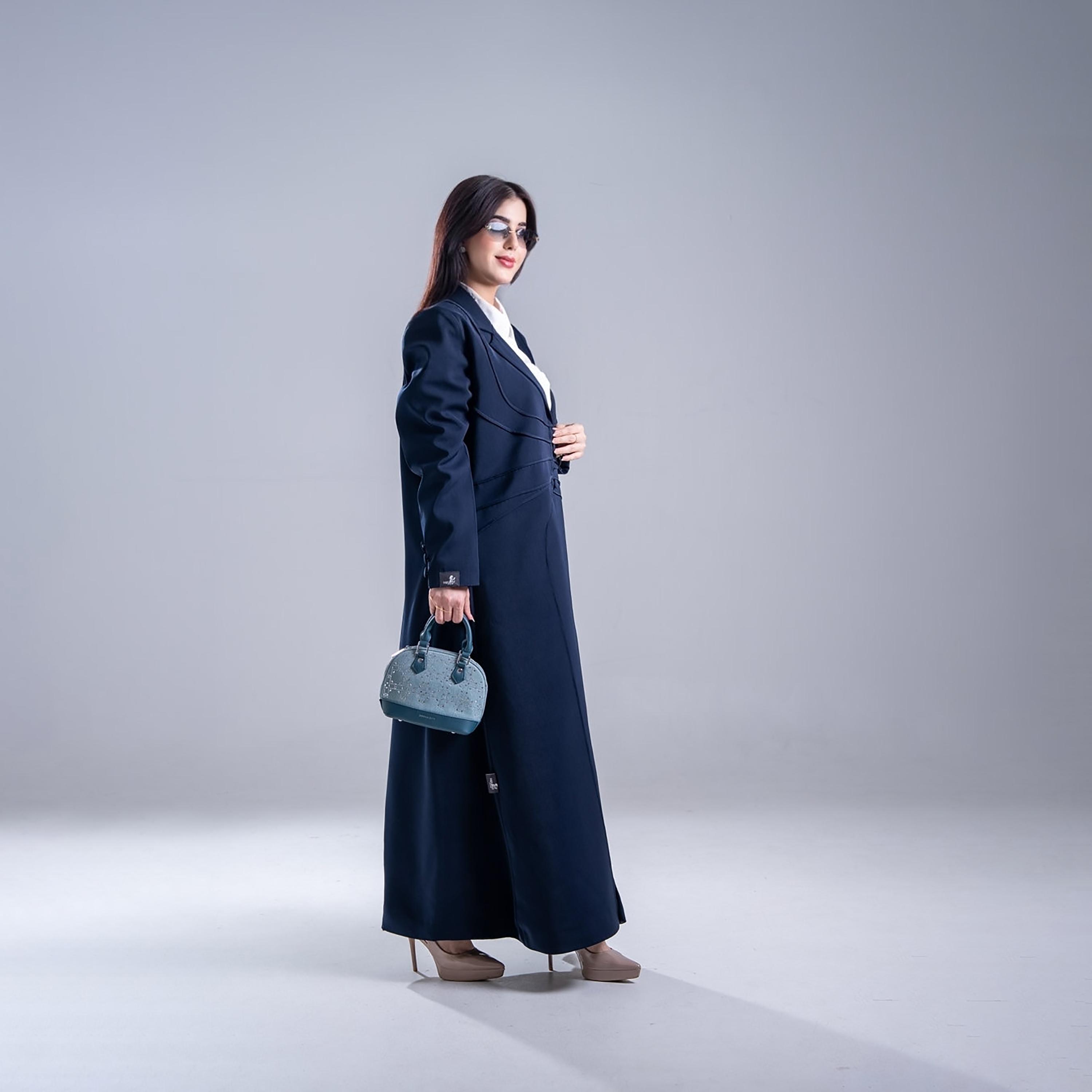 عباية كريب نسائية بقصة نصف كلوش وتصميم بلازر بياقة وأكمام مفصلة من إليجانت حجاب-women-arabicclothing-abayas-image-4