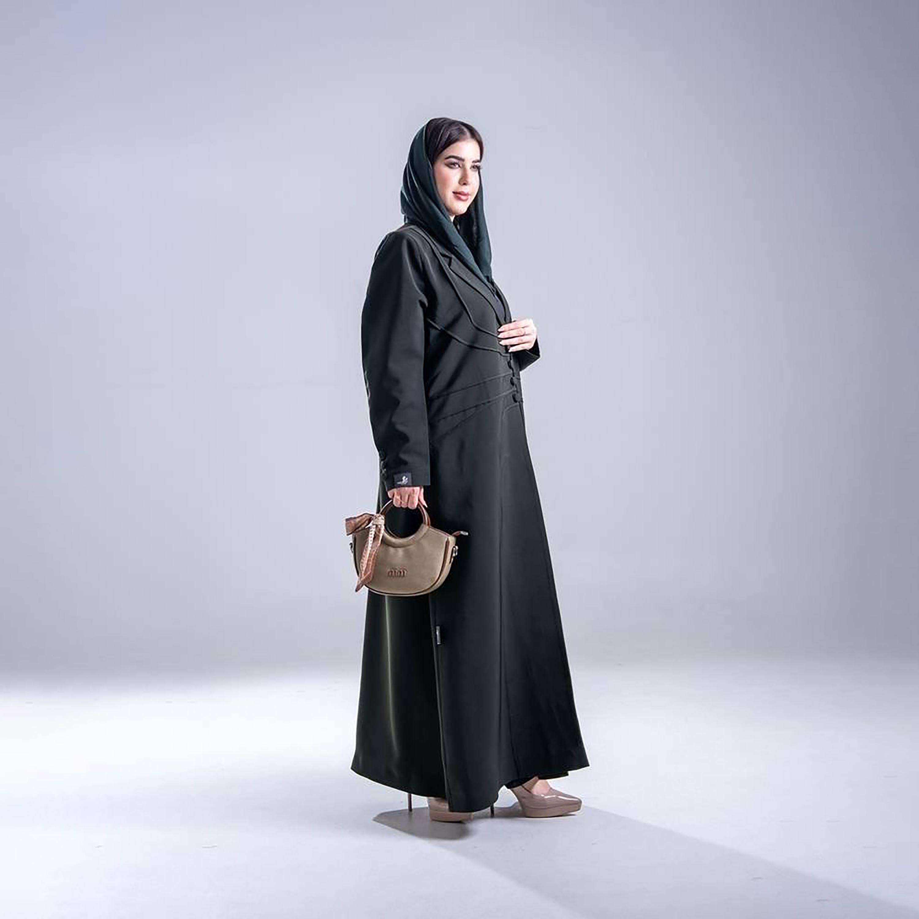 عباية كريب نسائية بقصة نصف كلوش وتصميم بلازر بياقة وأكمام مفصلة من إليجانت حجاب-women-arabicclothing-abayas-image-4