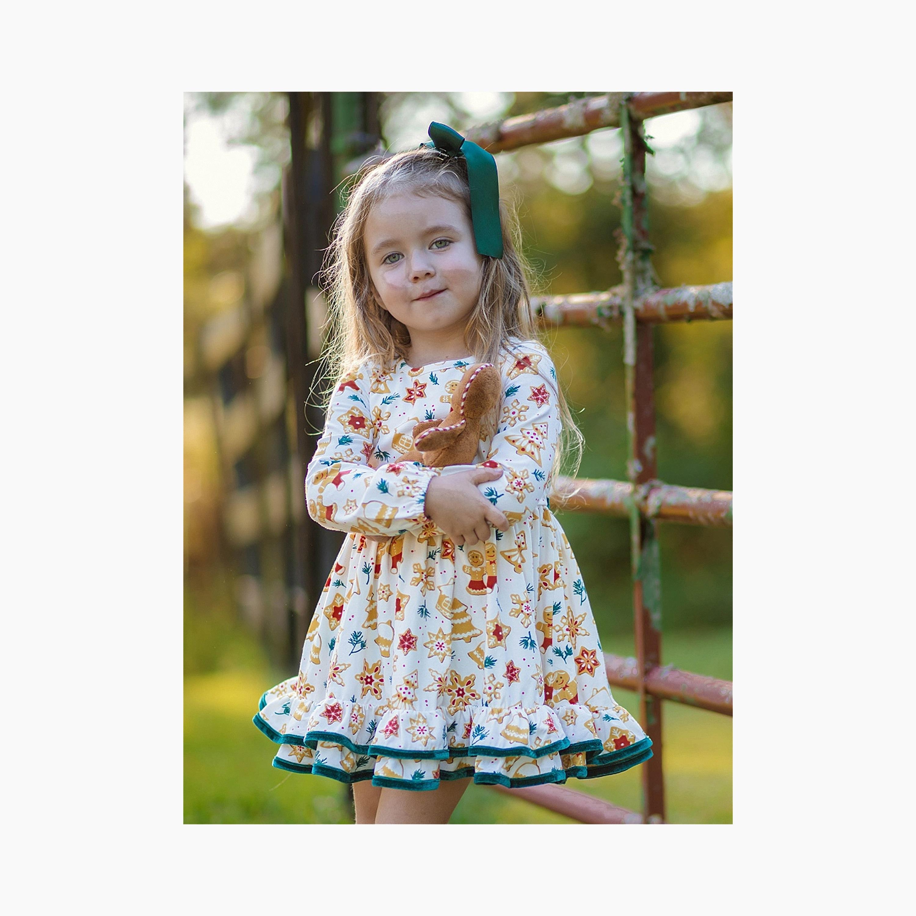 فستان حفلات بطبعة خبز الزنجبيل والثلج بطابع عيد الميلاد من بيبيكلو-girls-clothing-dressesandjumpsuits-image-2