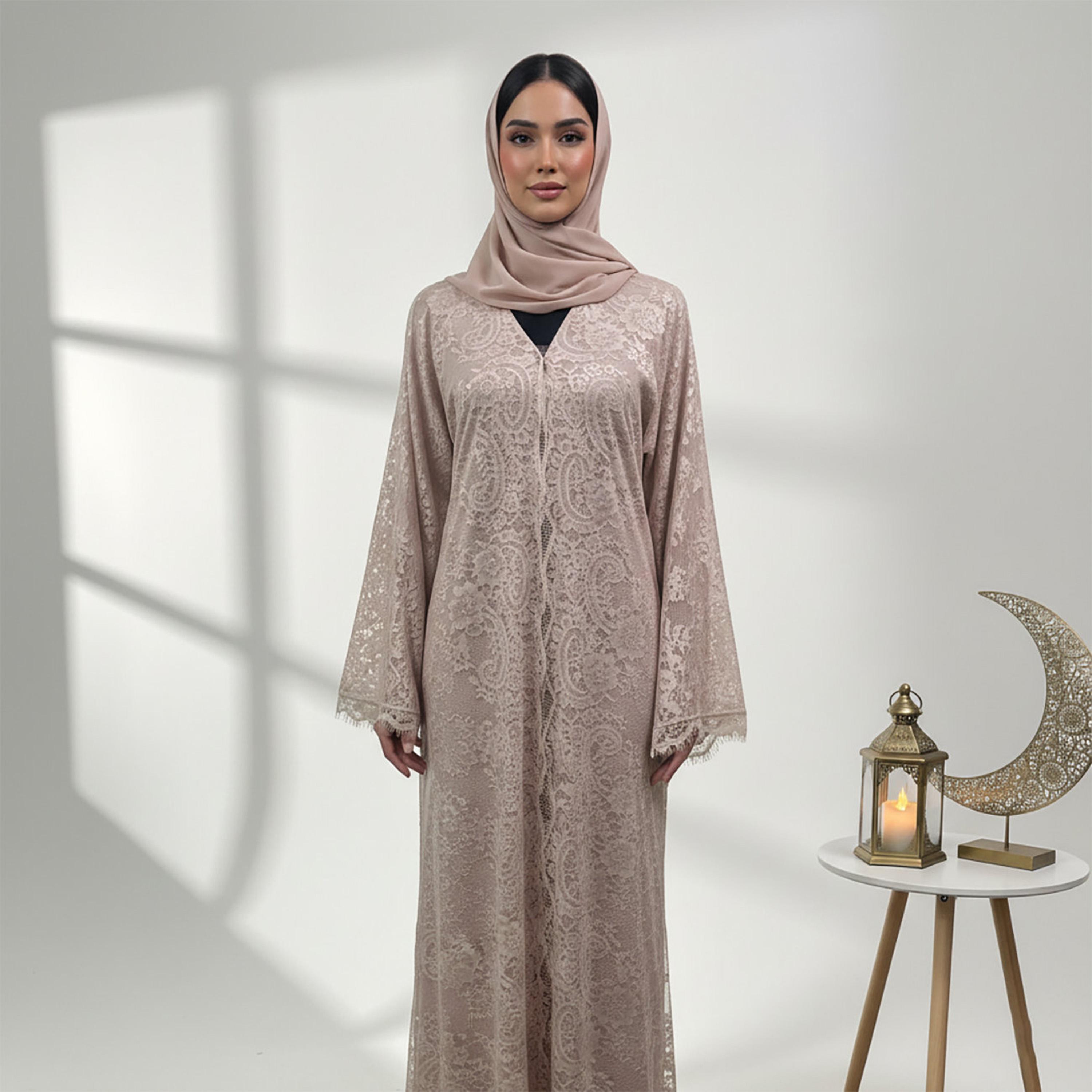 عباءة سهرة نسائية ساتان ودانتيل بيج بأكمام "فليرد" واسعة وتصميم دانتيل كامل مع حجاب من نخبة-women-arabicclothing-abayas-image-2