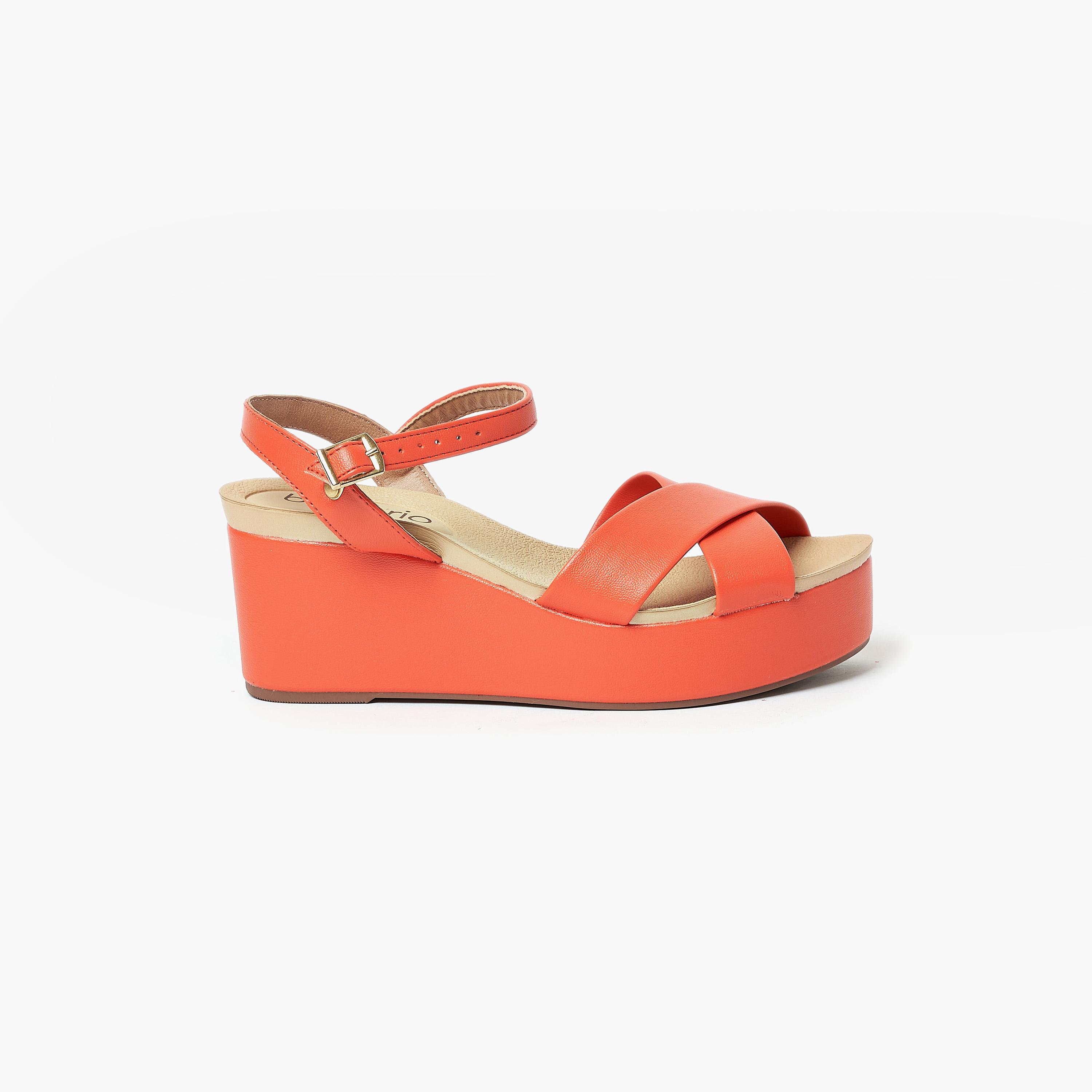صندل ويدج نسائي من بيرا ريو بكعب عريض وحزام خلفي | 8407-103-9569-women-shoes-heels-image-17