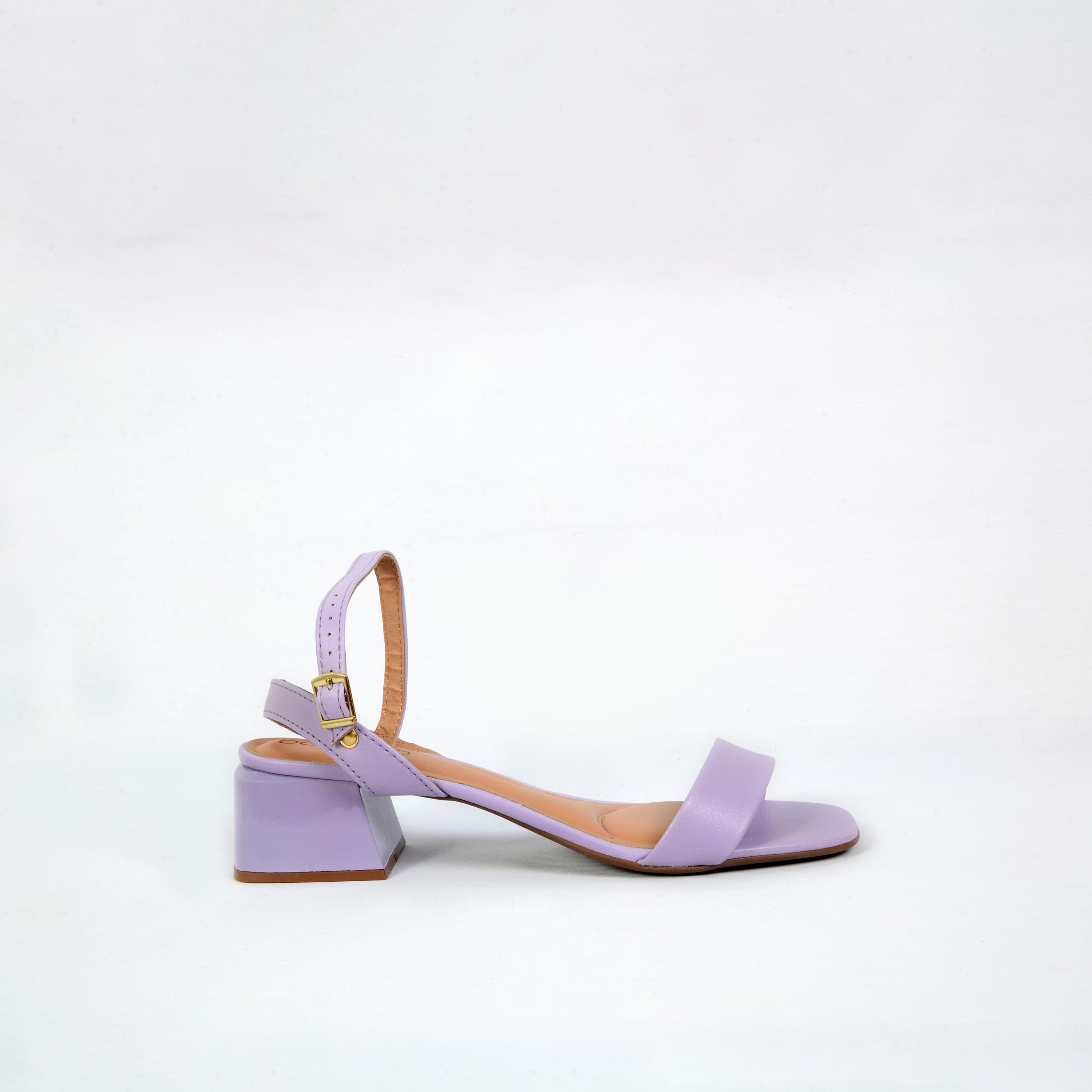 بييرا ريو - حذاء ريبيكا كعب عريض مع حزام بإبزيم للنساء | 8423-203-9569-89356-women-shoes-heels-image-4