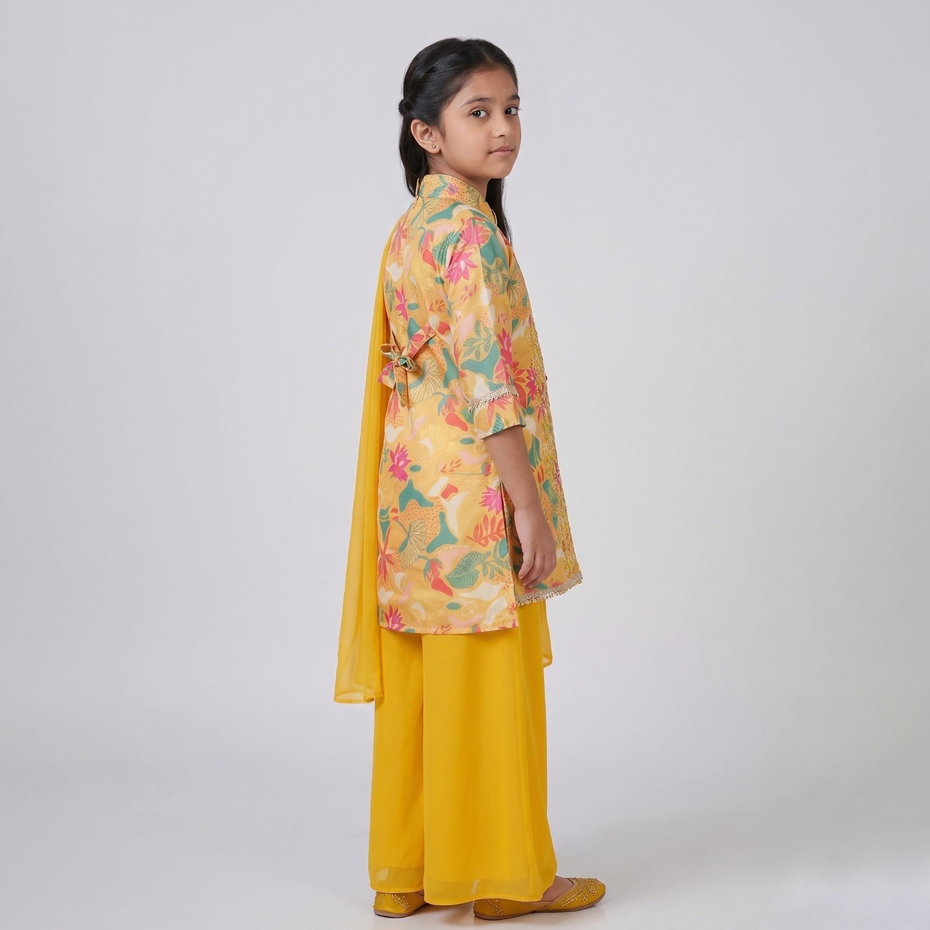 طقم تراثي بأكمام ثلاثة أرباع كورتي وبنطال بالازو بنقشة زهور مع دوباتا من بيبيكلو-girls-clothing-setsandcoords-image-3