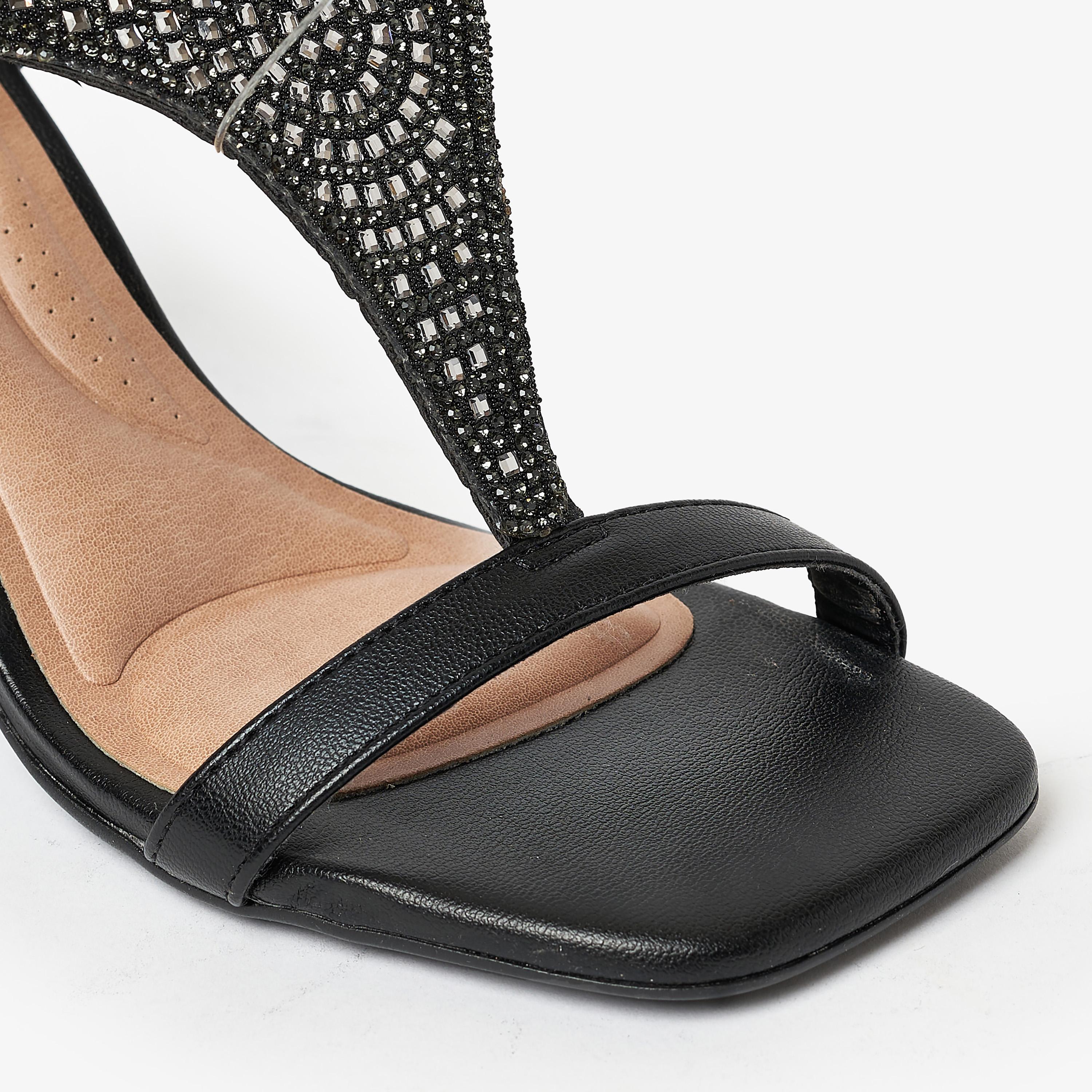 صنادل نسائية من بيرا ريو بكعب ستيليتو وشريط رفيع | 8490-108-9569-women-shoes-heels-image-5