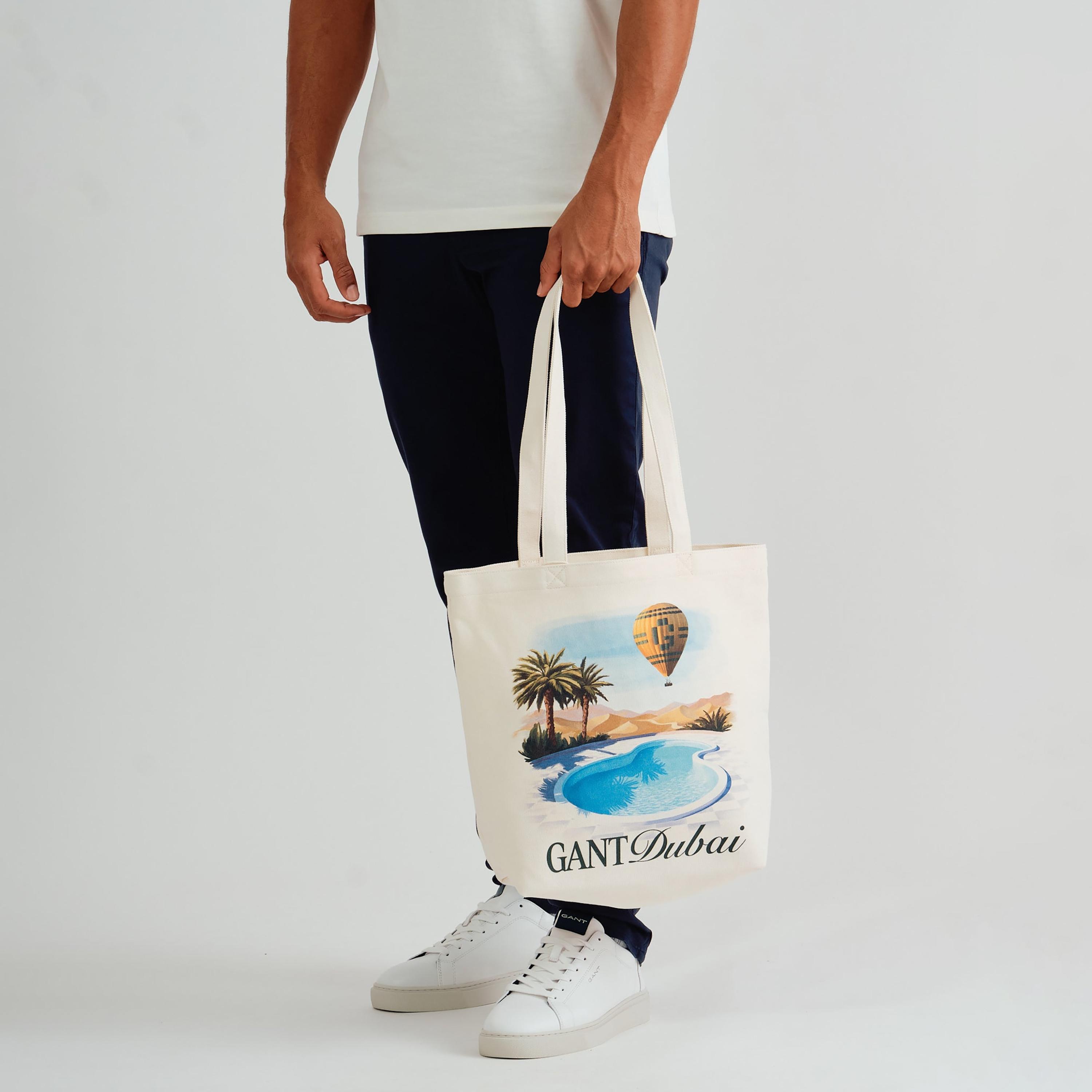 حقيبة توت قماشية مفتوحة من الأعلى بطبعة غرافيك من مجموعة دبي من غانت | 867000030-men-bags-image-2