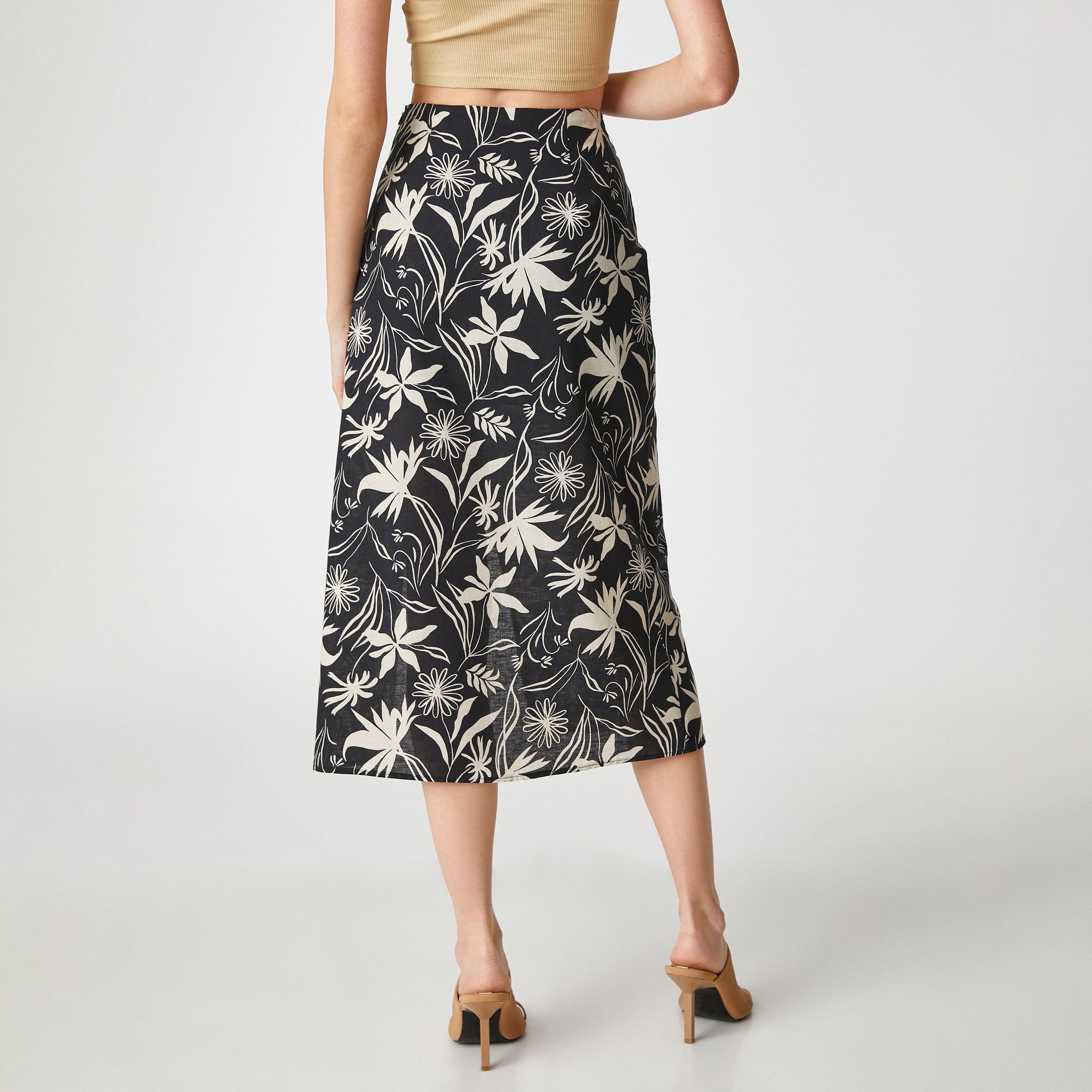 تنورة كتان نسائية ملفوفة بطبعة زهور بلون أسود من كوتون-women-clothing-bottoms-skirts-image-3