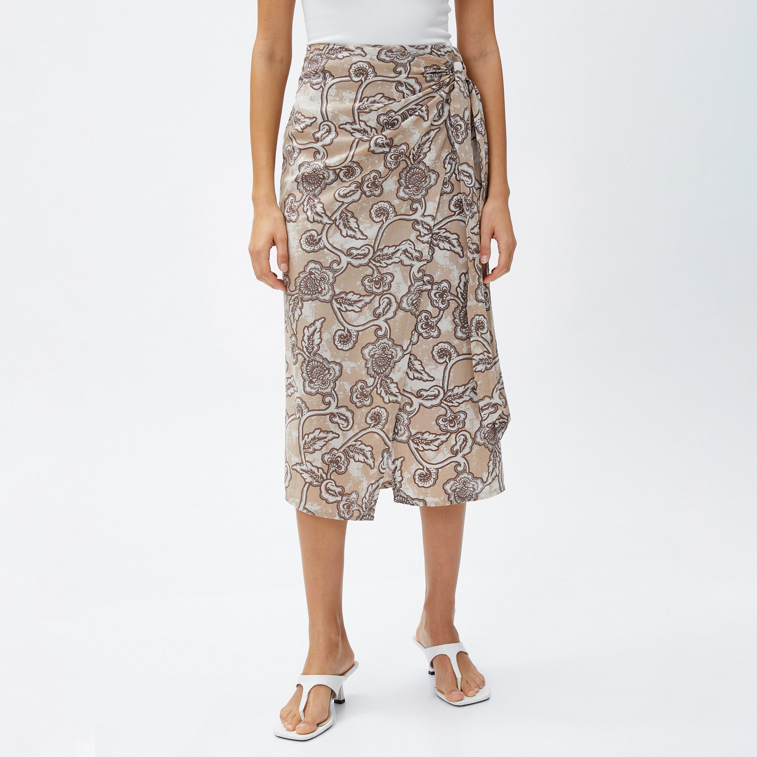تنورة كتان نسائية ملفوفة بطبعة زهور وأغصان بلون بني من كوتون-women-clothing-bottoms-skirts-image-1