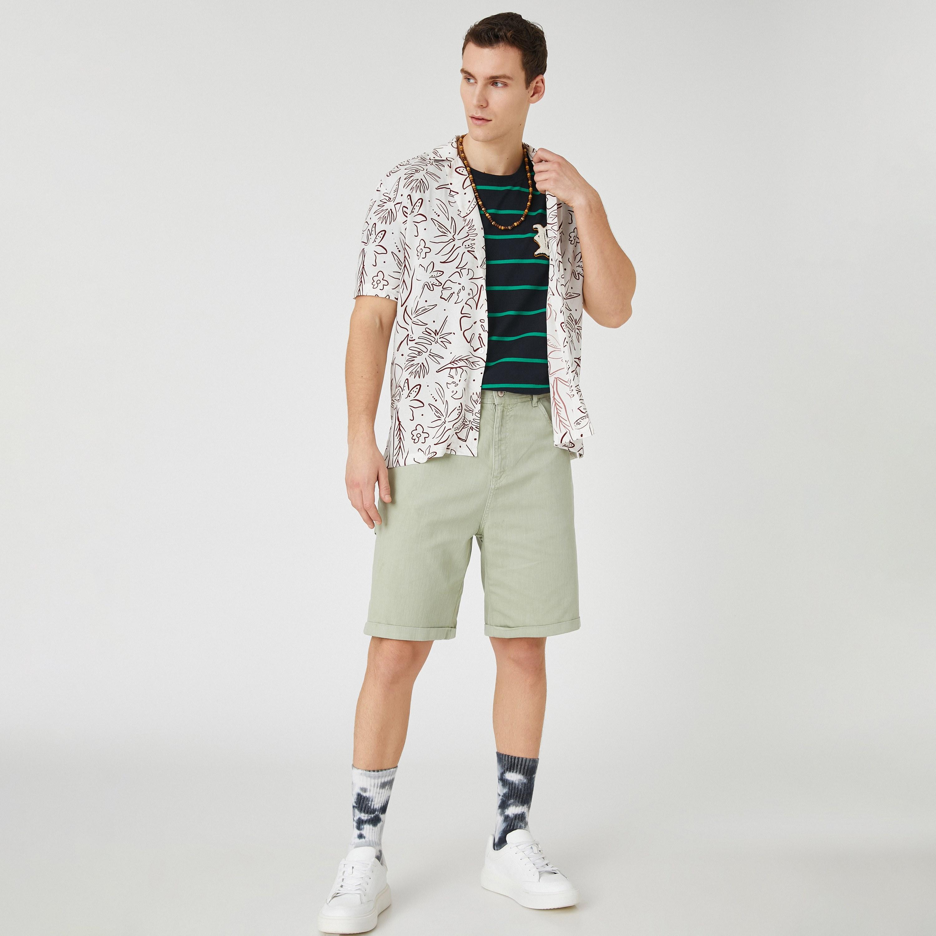 قميص رجالي بطبعة زهور بقصة عادية بياقة ريزورت وأكمام قصيرة من كوتون-men-clothing-shirts-image-2