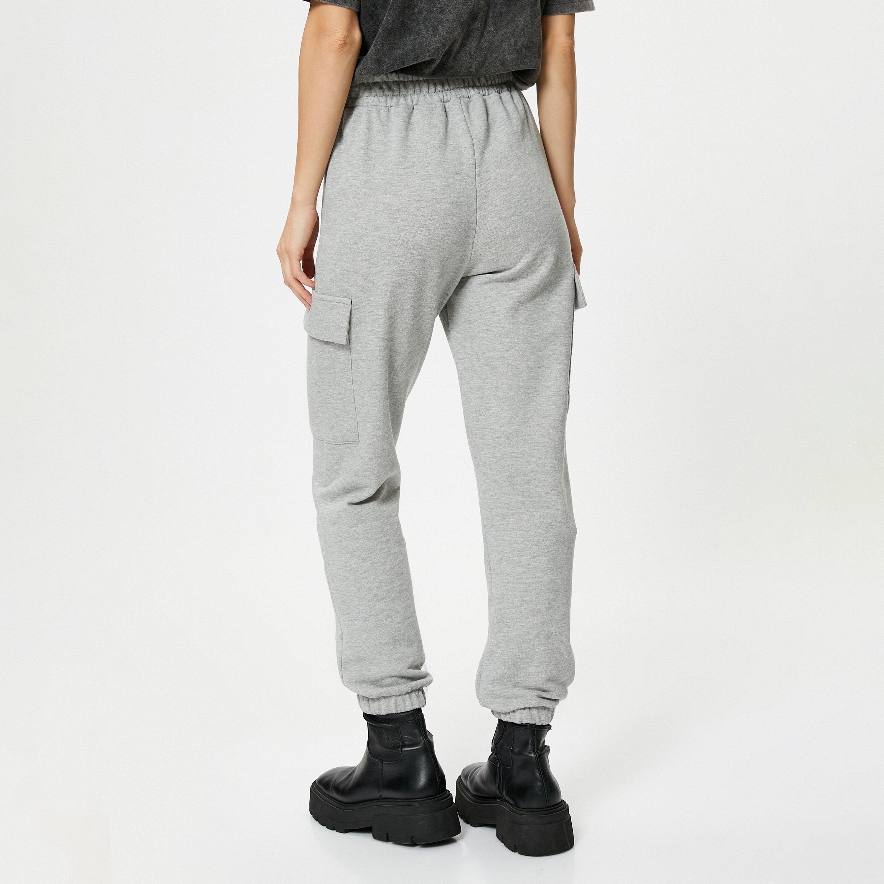 بنطال رياضي كارجو (ترينينغ) نسائي بخصر مطاطي بلون رمادي ميلانج من كوتون-women-clothing-bottoms-joggers-image-2