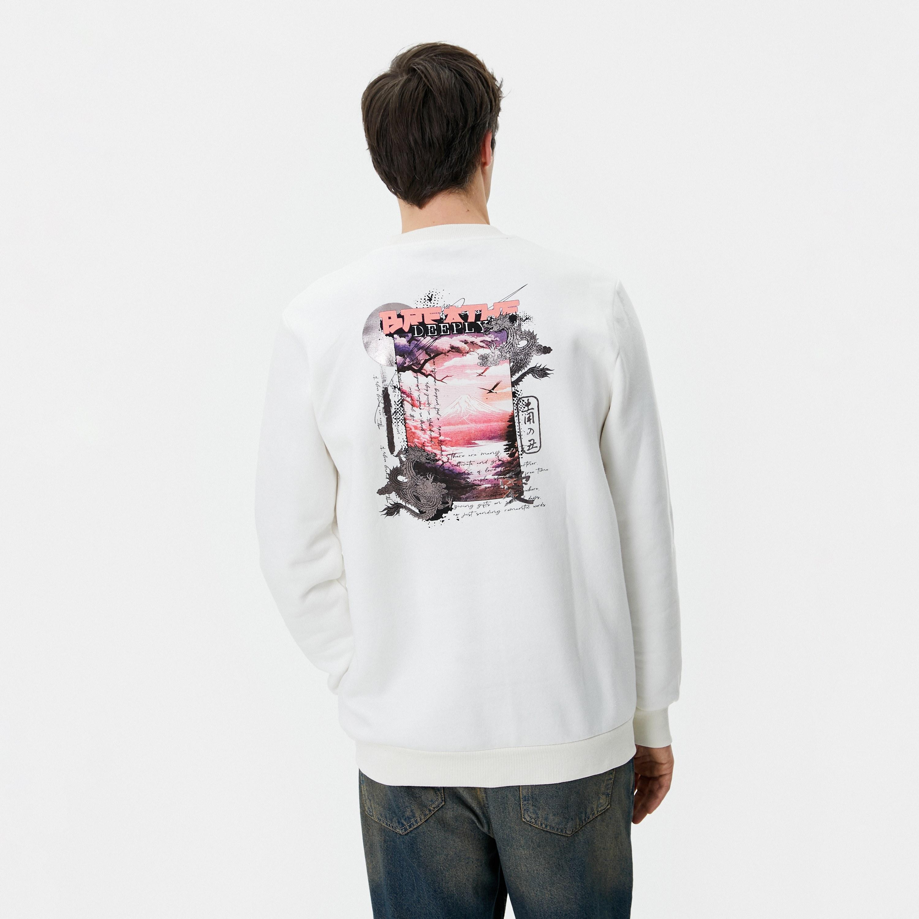 سويت شيرت رجالي بطبعة غرافيك وياقة مستديرة وأكمام طويلة من كوتون-men-winterwear-hoodiesandsweatshirts-image-4
