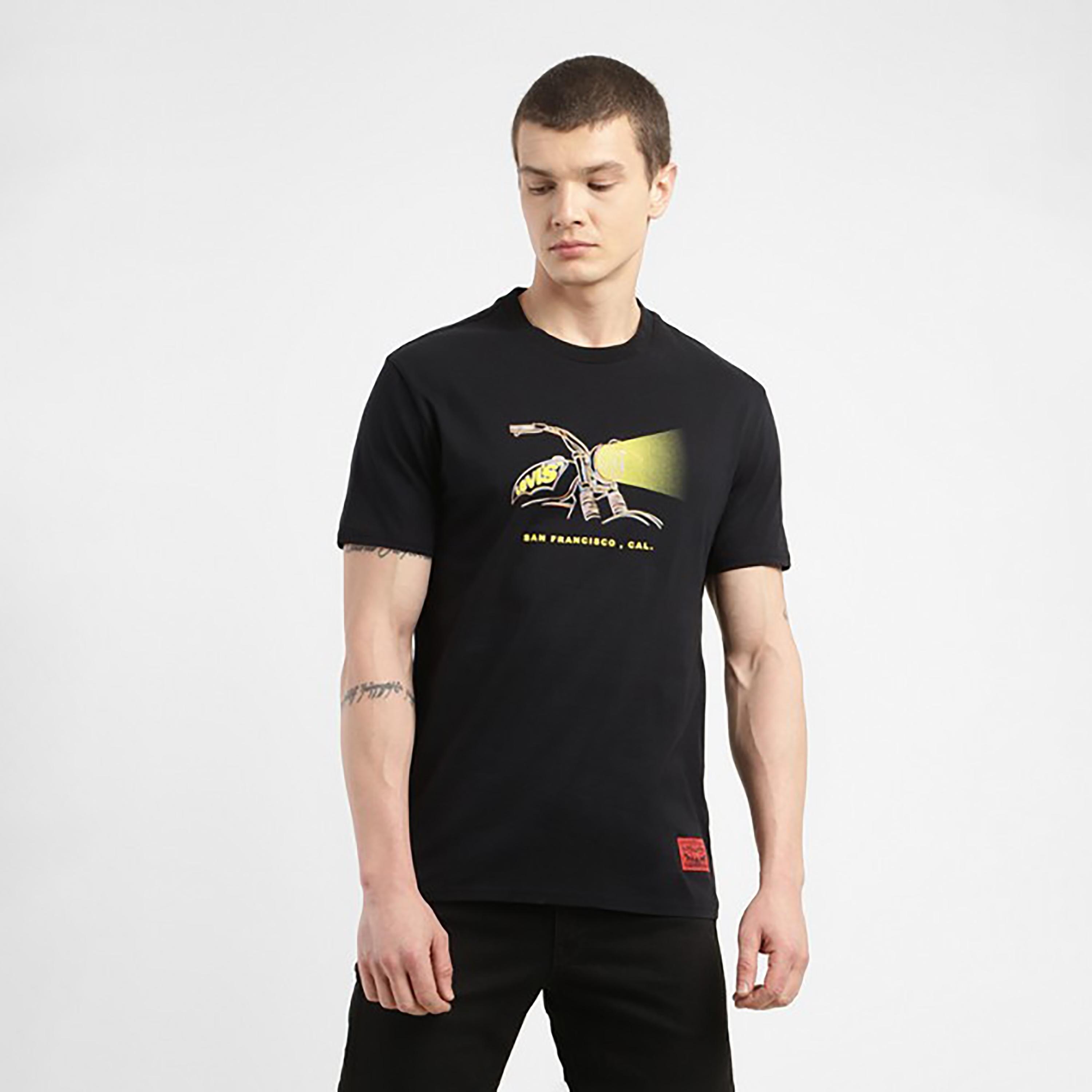 تيشيرت ليفايز بأكمام قصيرة وياقة دائرية مع جرافيك-men-clothing-tshirtsandpolos-tshirts-image-1