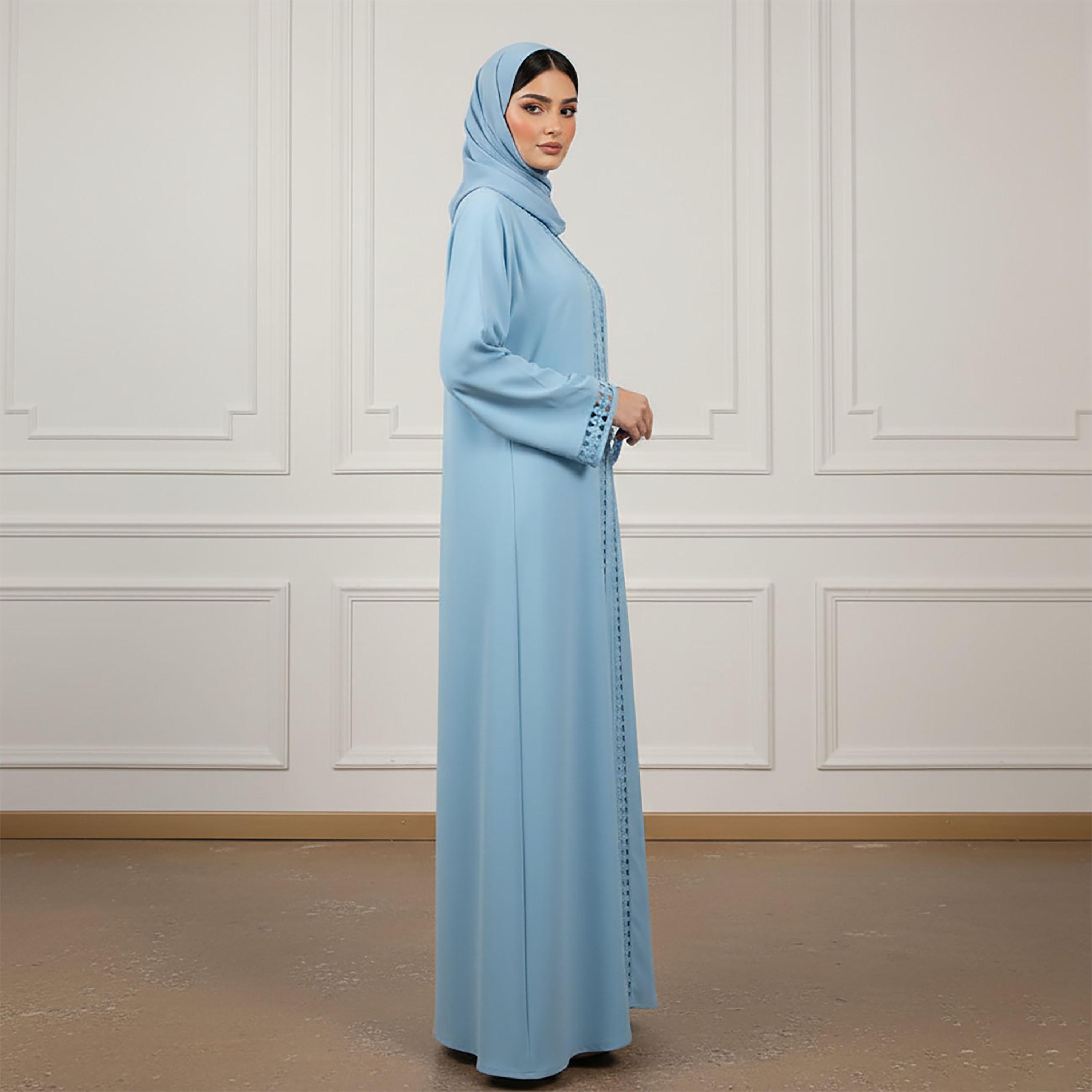 عباءة نسائية من قماش الندى بتفاصيل دانتيل بلون أزرق مع حجاب من نخبة-women-arabicclothing-abayas-image-3