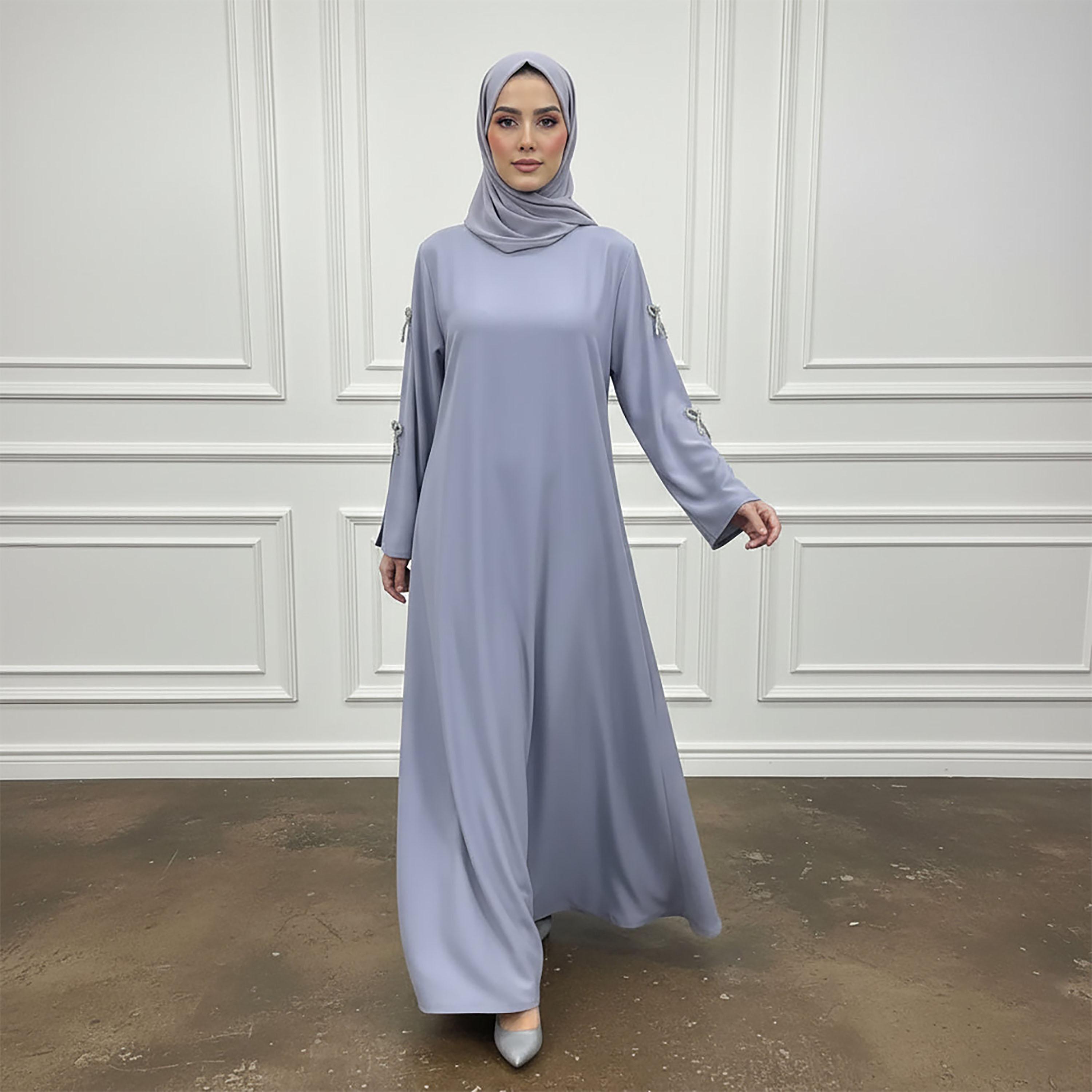 عباءة نسائية كلوش من قماش الندى بأكمام ذات فتحات بلون رمادي مع حجاب من نخبة-women-arabicclothing-abayas-image-2