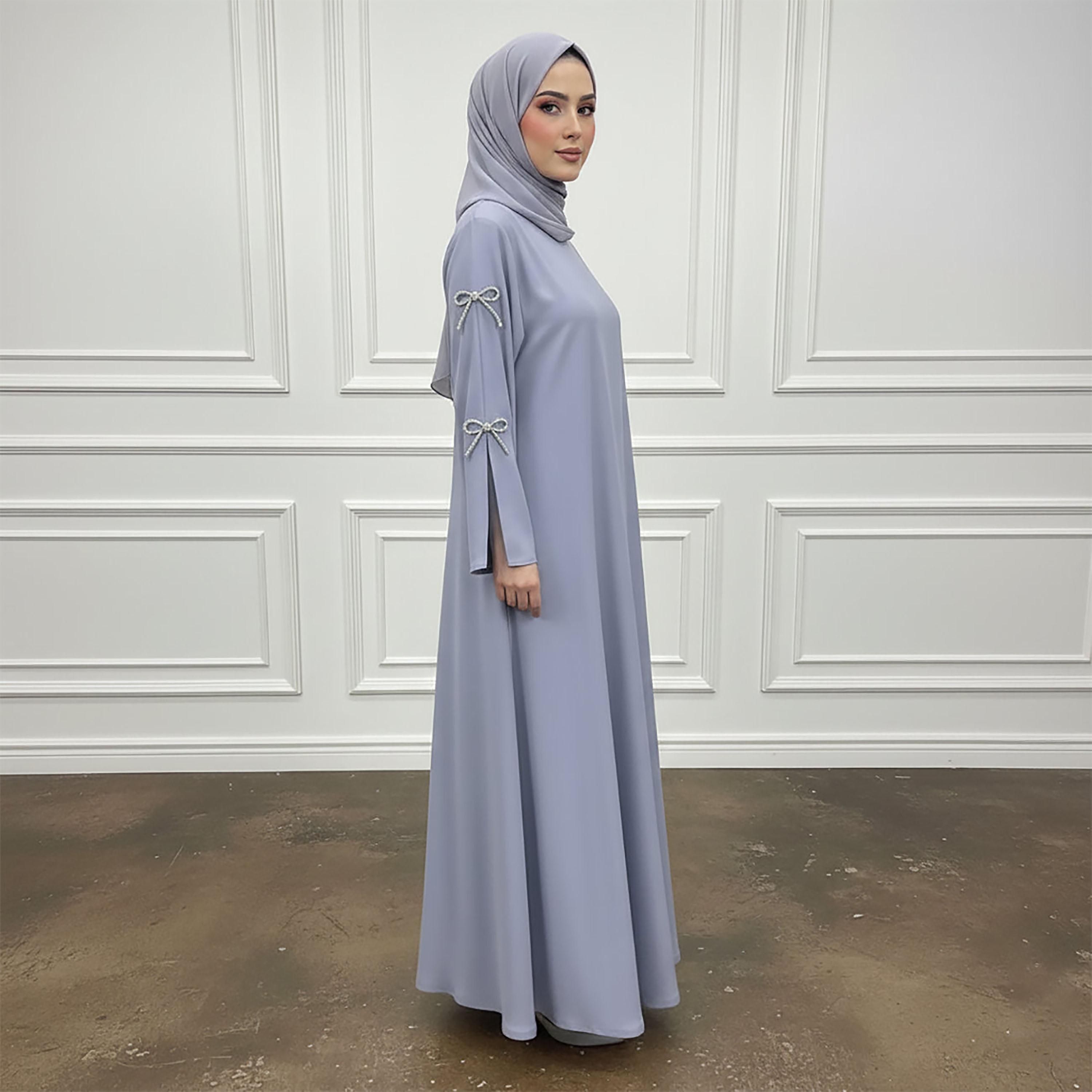 عباءة نسائية كلوش من قماش الندى بأكمام ذات فتحات بلون رمادي مع حجاب من نخبة-women-arabicclothing-abayas-image-3