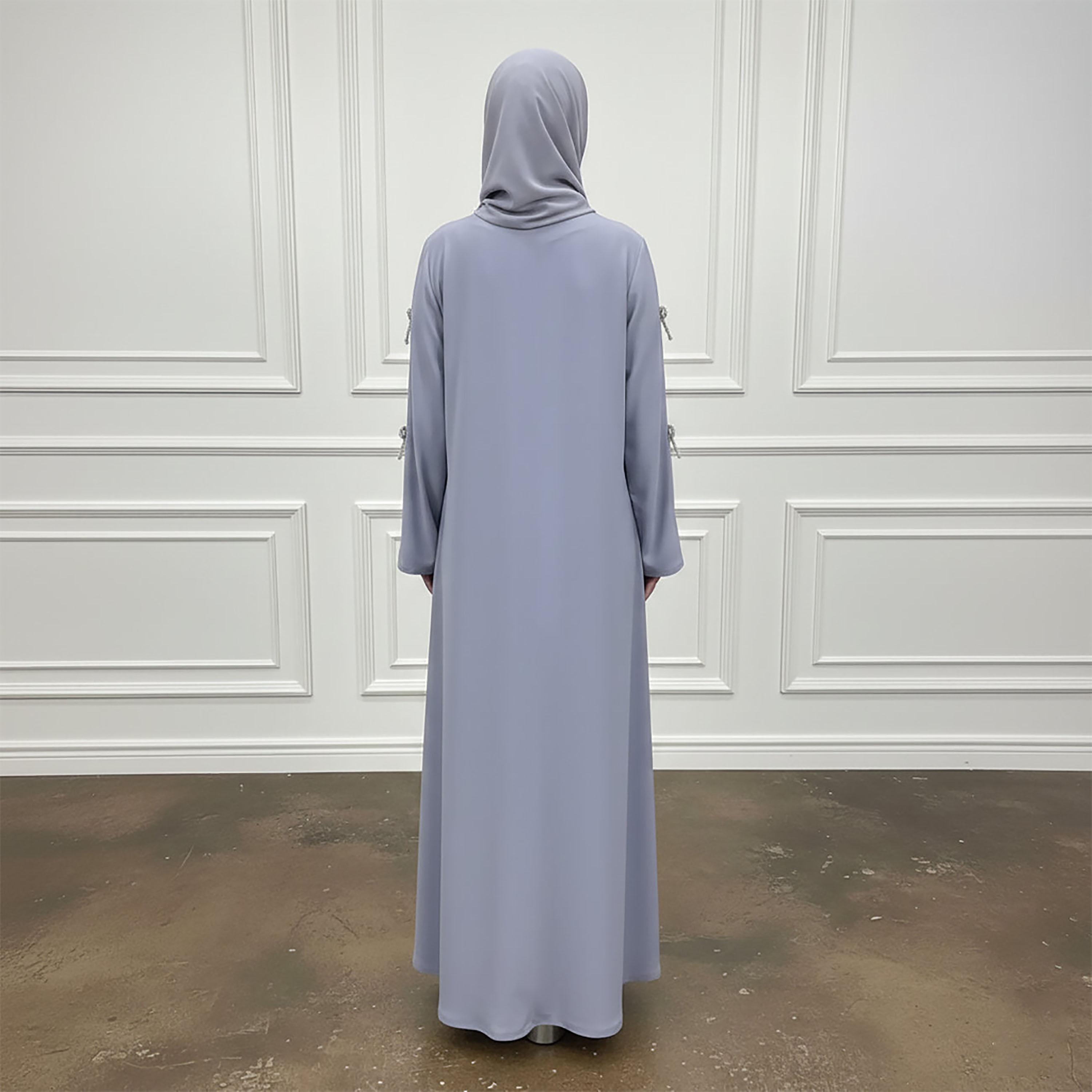 عباءة نسائية كلوش من قماش الندى بأكمام ذات فتحات بلون رمادي مع حجاب من نخبة-women-arabicclothing-abayas-image-4