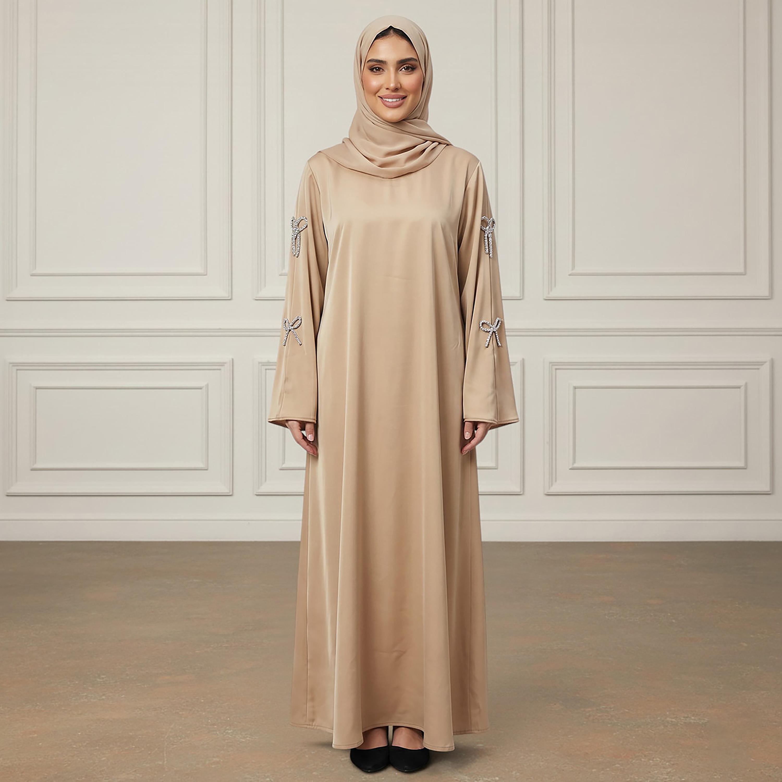 عباءة نسائية من قماش الندى بأكمام واسعة بلون بيج مع حجاب من نخبة-women-arabicclothing-abayas-image-1