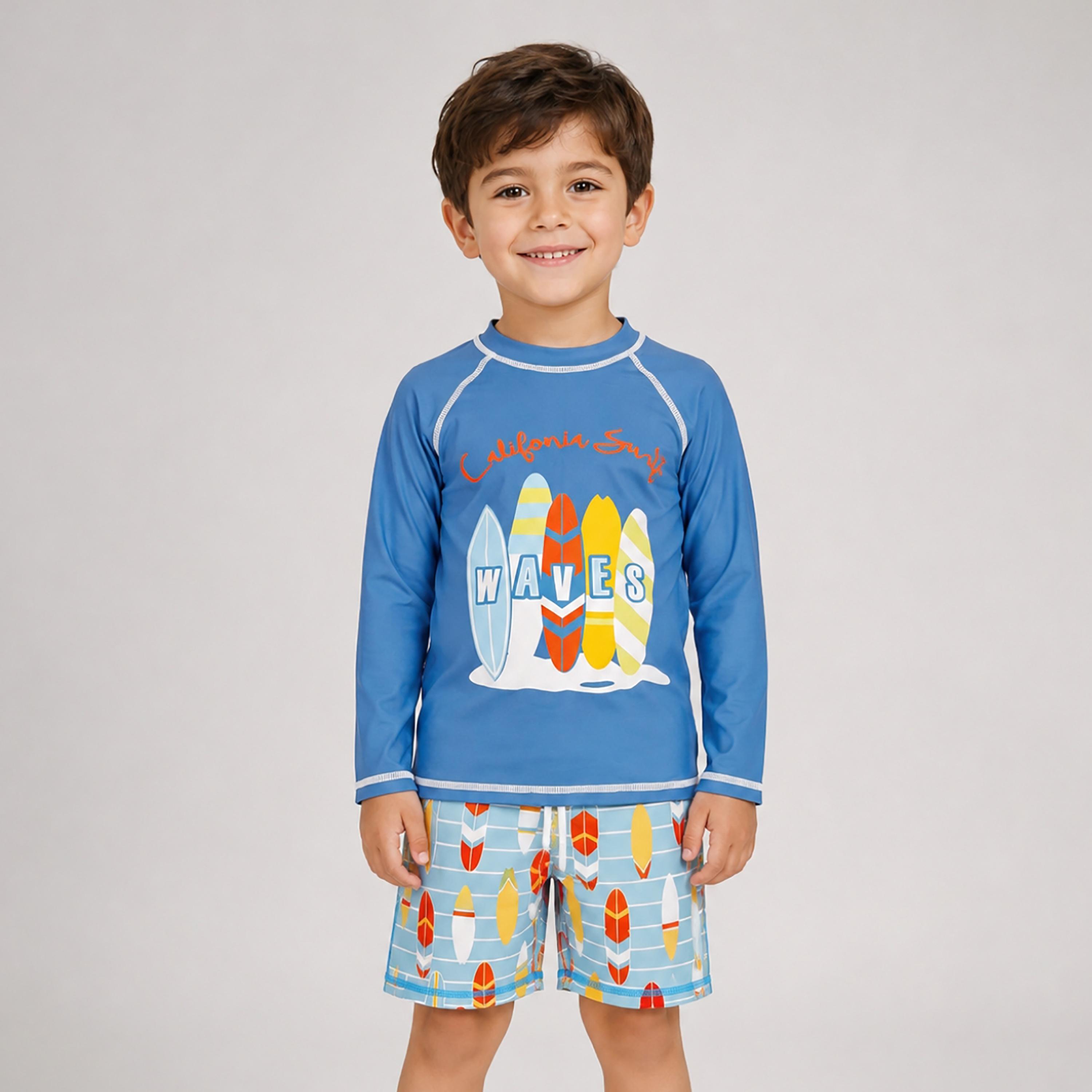 طقم تيشيرت سباحة بأكمام طويلة وشورت بطبعة جرافيك من بيبكلو-boys-clothing-swimwear-image-1
