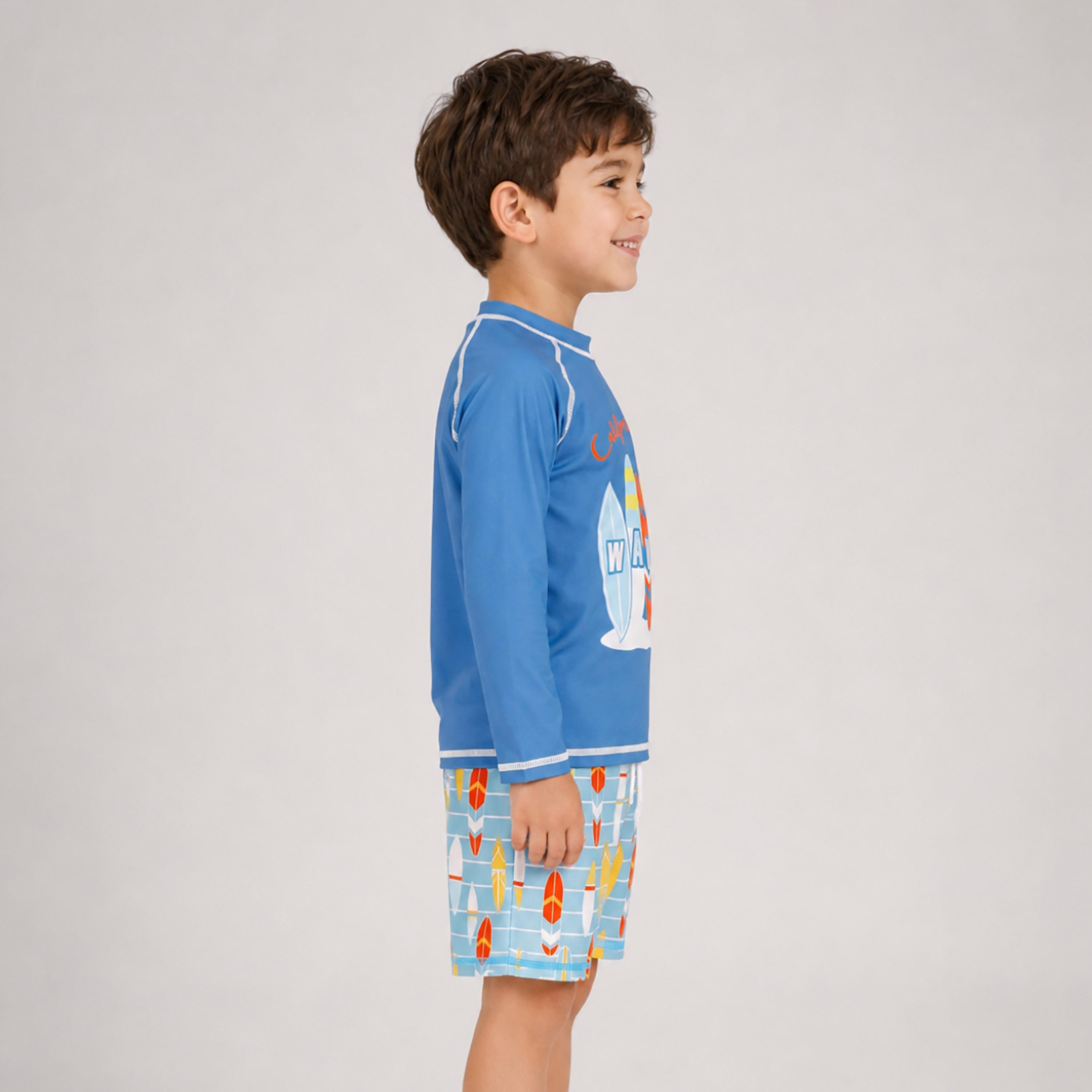طقم تيشيرت سباحة بأكمام طويلة وشورت بطبعة جرافيك من بيبكلو-boys-clothing-swimwear-image-2