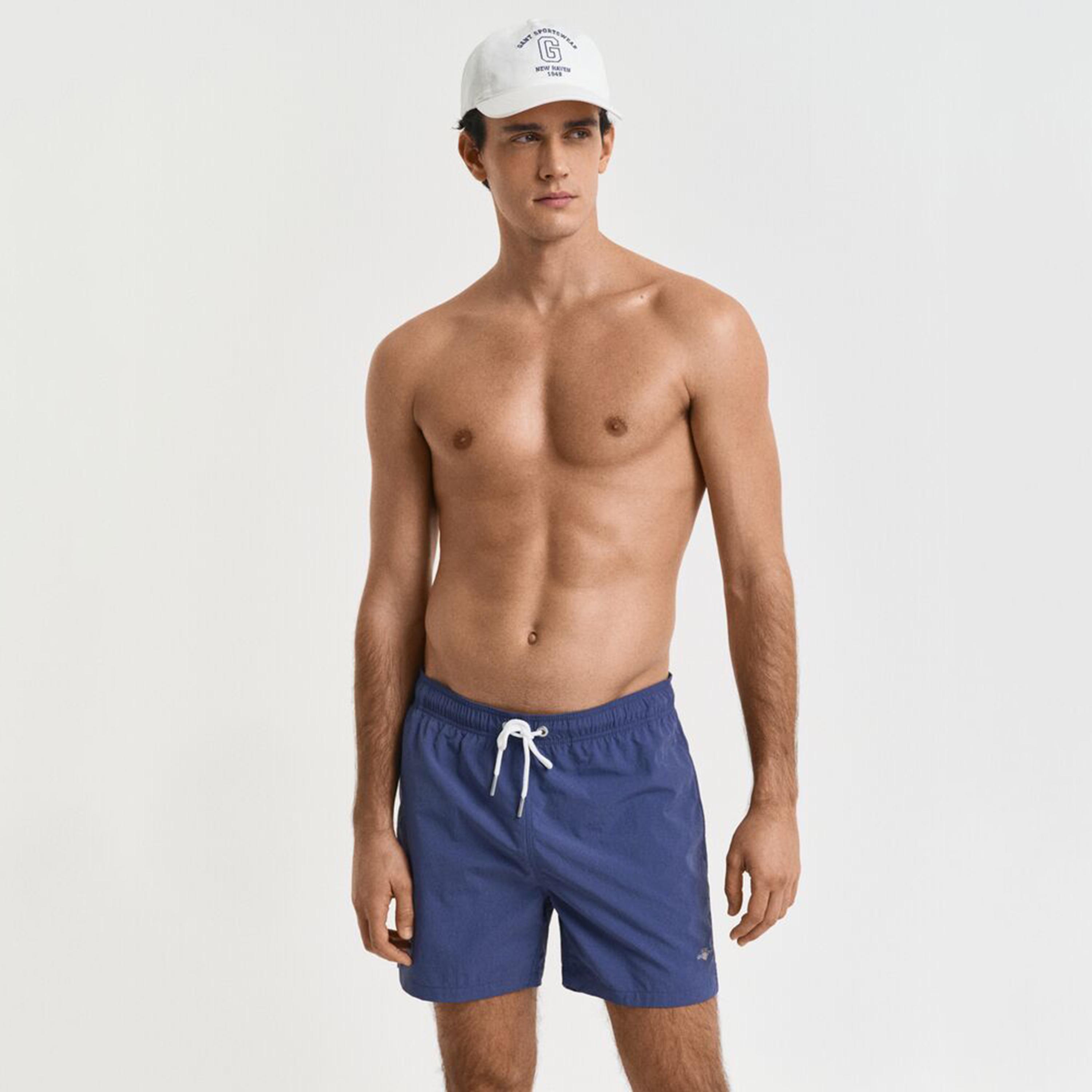 شورت سباحة رجالي بخصر متوسط ورباط سادة من جانت.-sports-gear-swimming-men-image-1