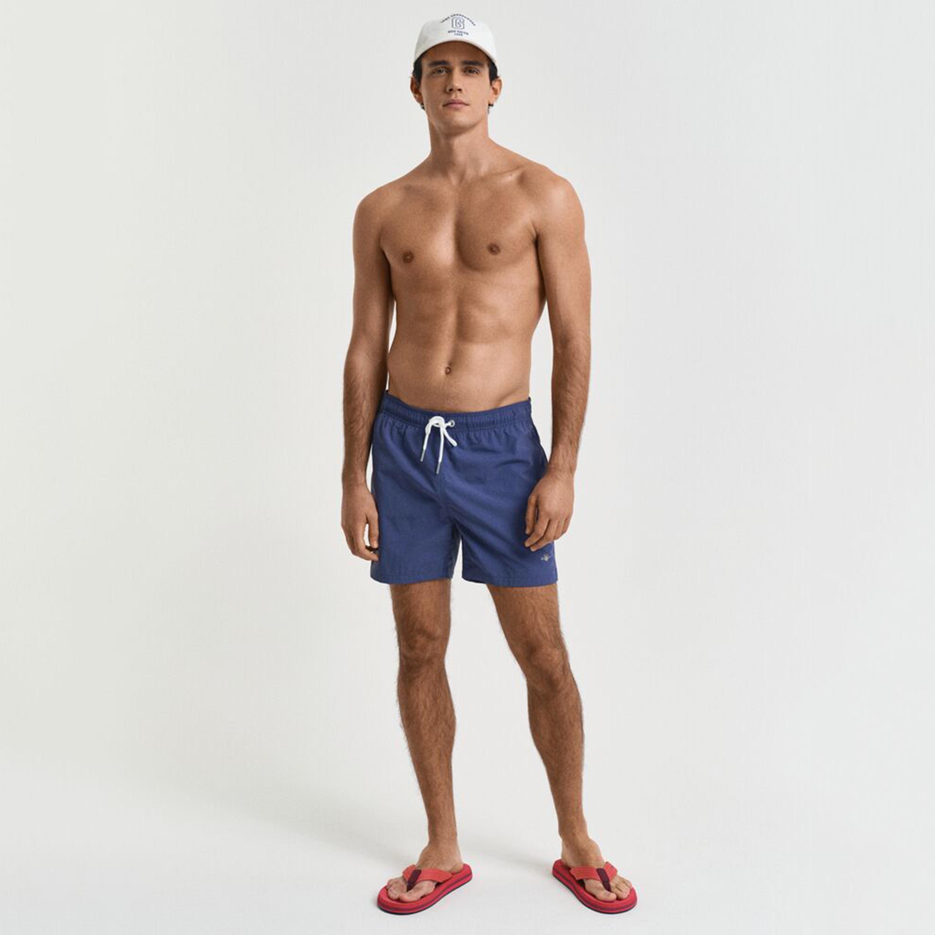 شورت سباحة رجالي بخصر متوسط ورباط سادة من جانت.-sports-gear-swimming-men-image-2