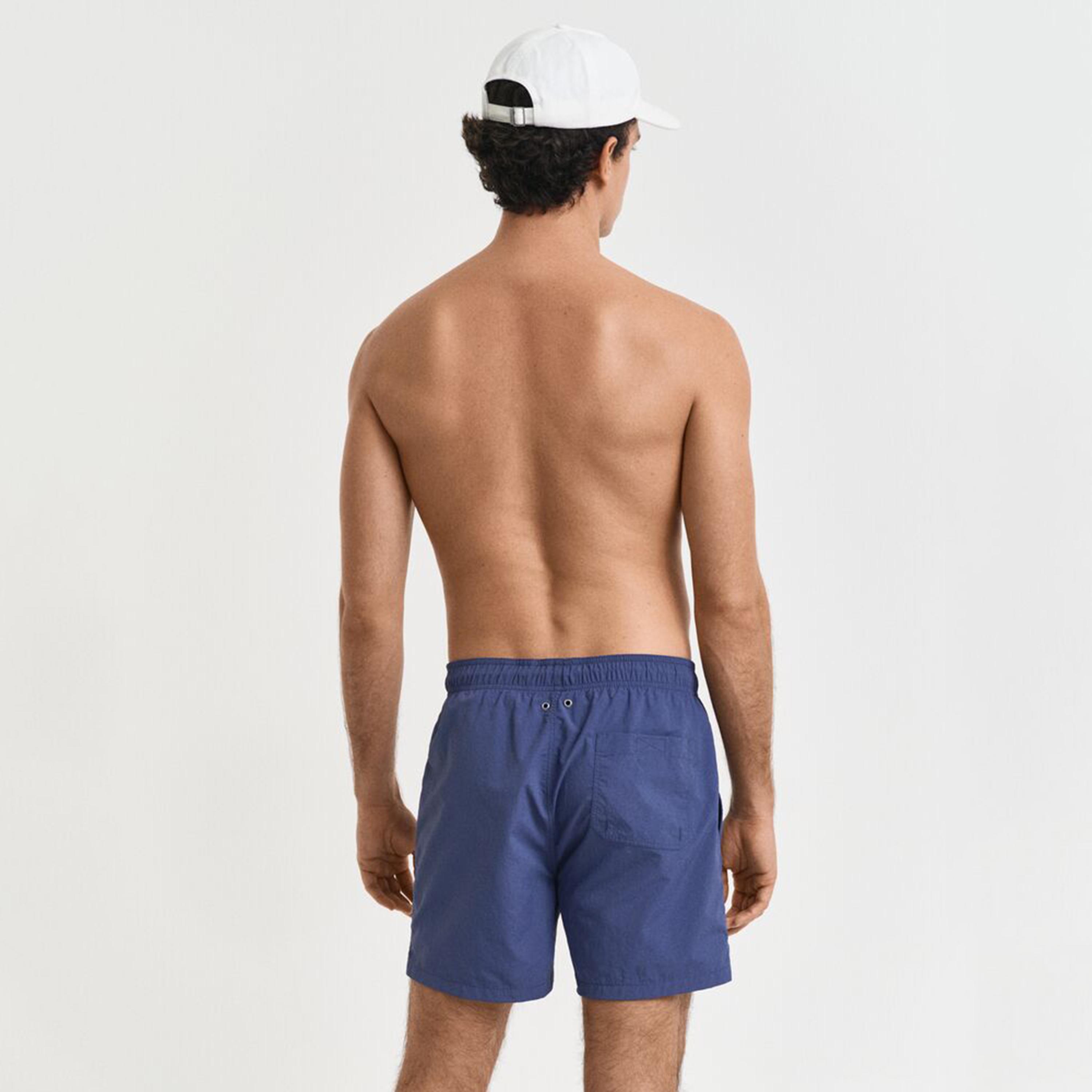 شورت سباحة رجالي بخصر متوسط ورباط سادة من جانت.-sports-gear-swimming-men-image-4