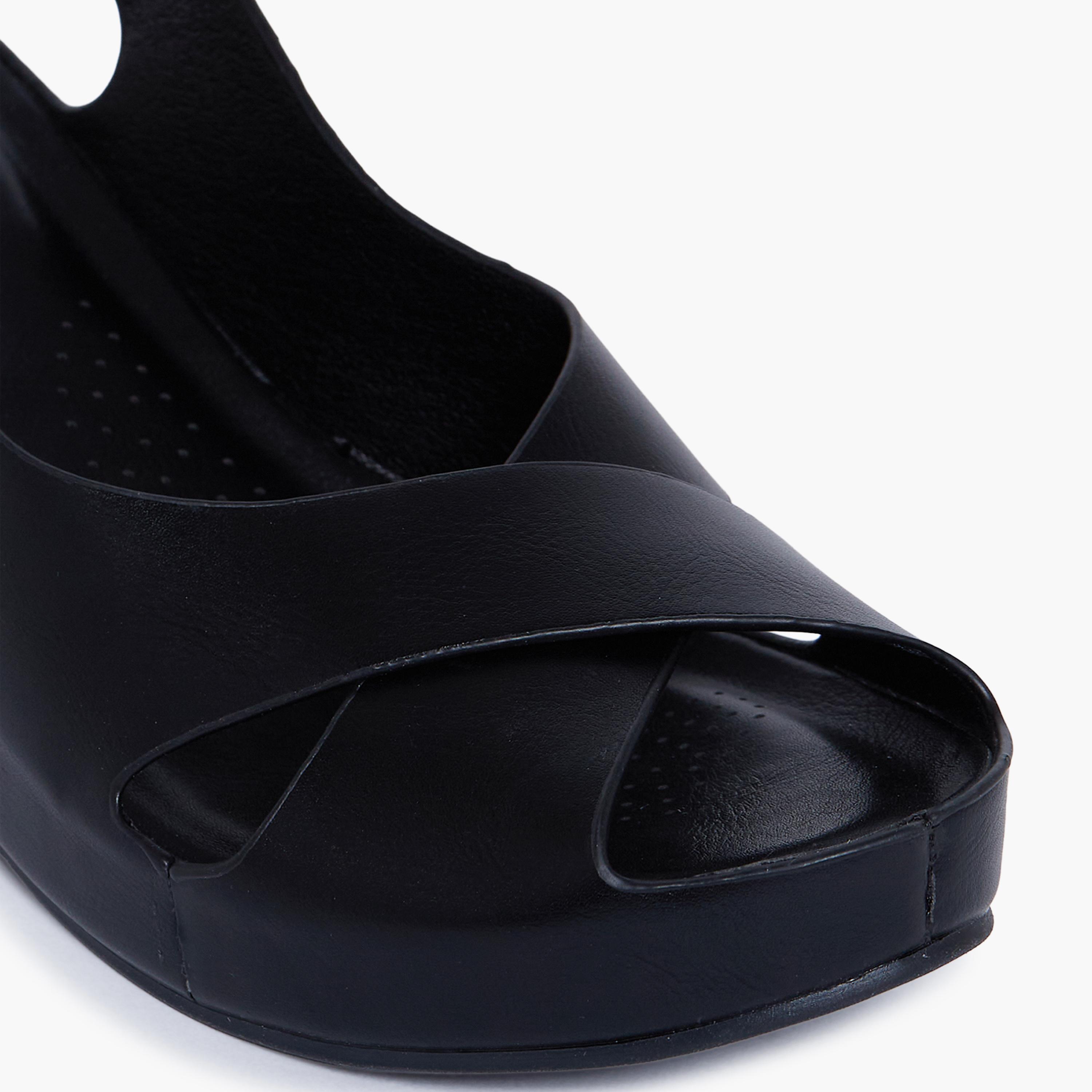 جيومني - صندل ايفيليان بكعب إسفيني ومشبك وحلقة للنساء | 93057-4-BLACK-women-shoes-sandals-heeled-image-2