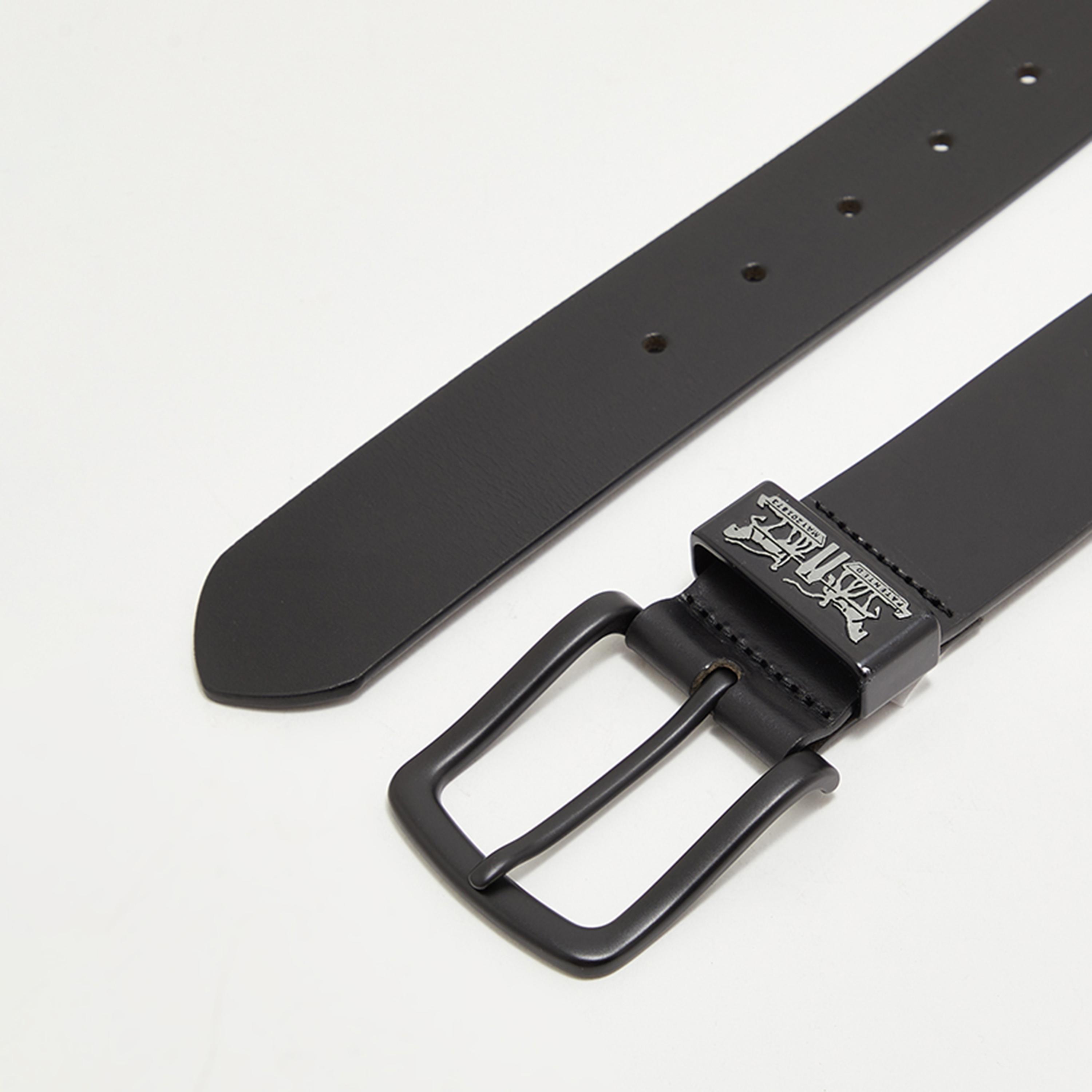 حزام رجالي اسود عادي من ليفايز-men-beltsandwallets-belts-image-2