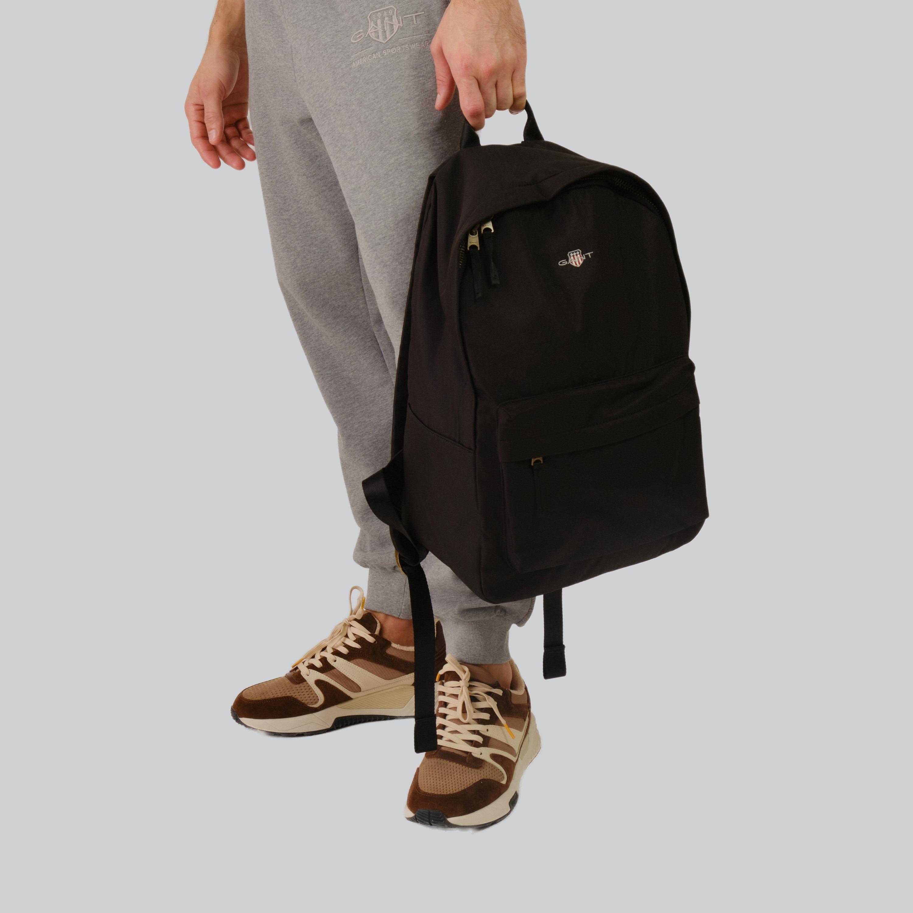 حقيبة ظهر Gant بمقبض عادي مع إغلاق بسحاب وحزام كتف قابل للتعديل-men-bags-image-2
