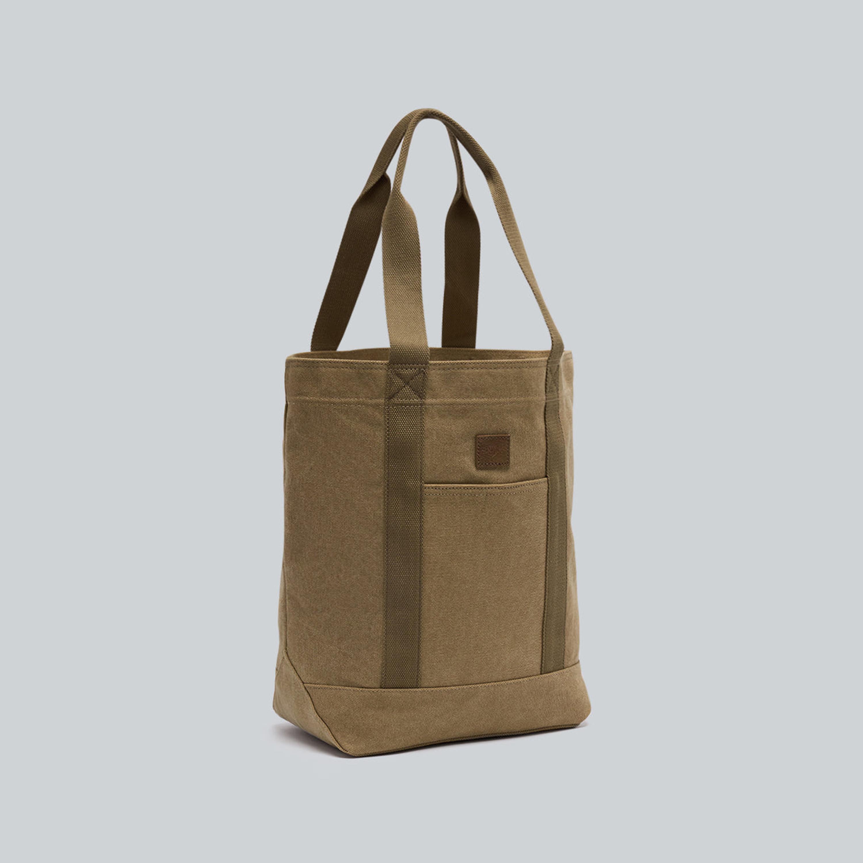 حقيبة توت مفتوحة من الأعلى من الكانفاس المغسول السادة من غانت | 9970100-men-bags-image-2