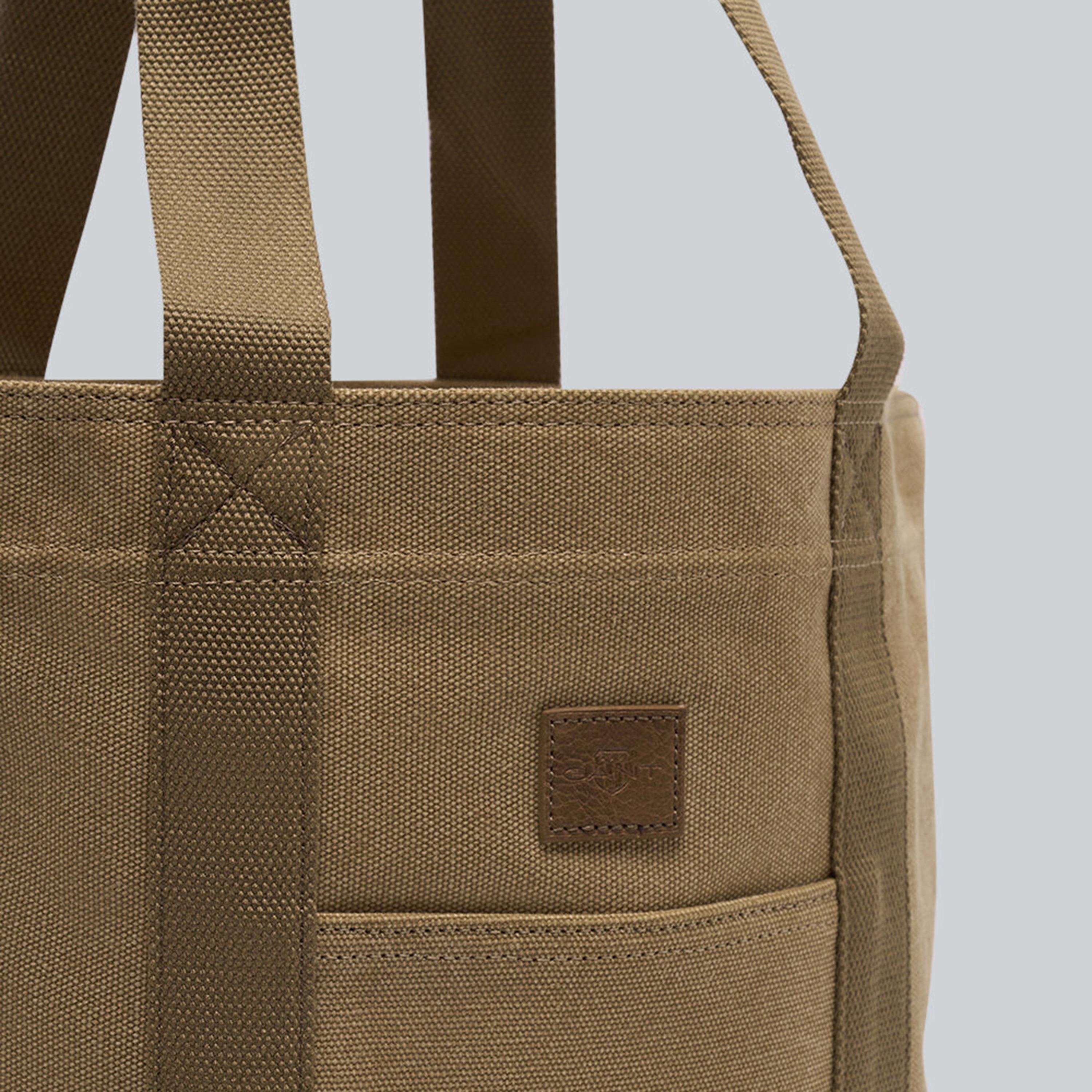 حقيبة توت مفتوحة من الأعلى من الكانفاس المغسول السادة من غانت | 9970100-men-bags-image-3