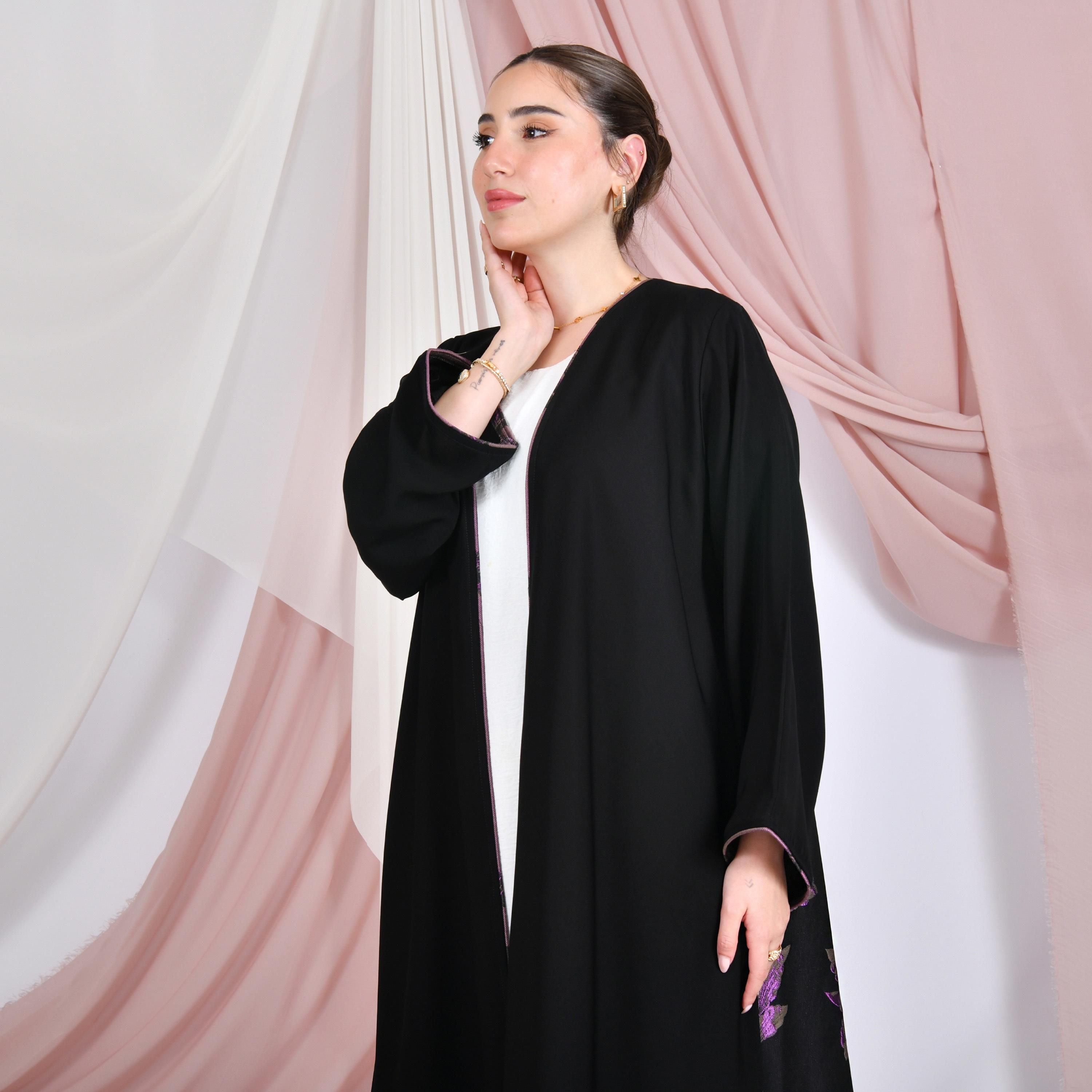 عباية نسائية كتان مزينة بالورود بقصة ربع كلوش من حوراء.-women-arabicclothing-abayas-image-2