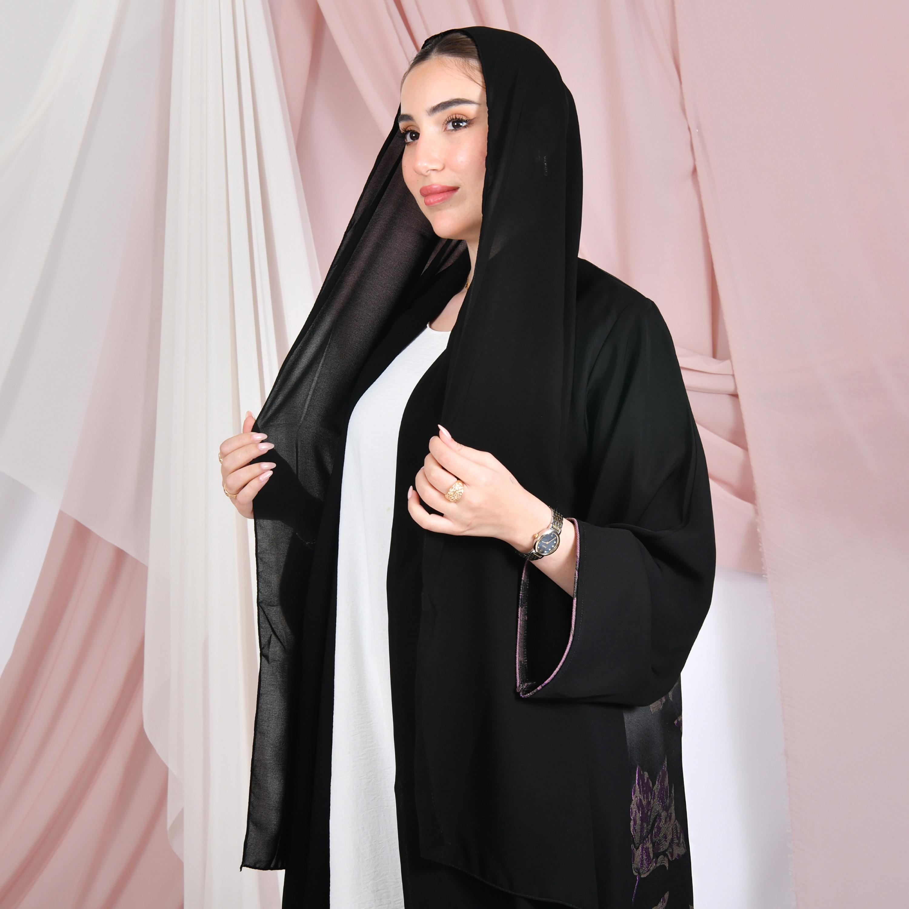 عباية نسائية كتان مزينة بالورود بقصة ربع كلوش من حوراء.-women-arabicclothing-abayas-image-3