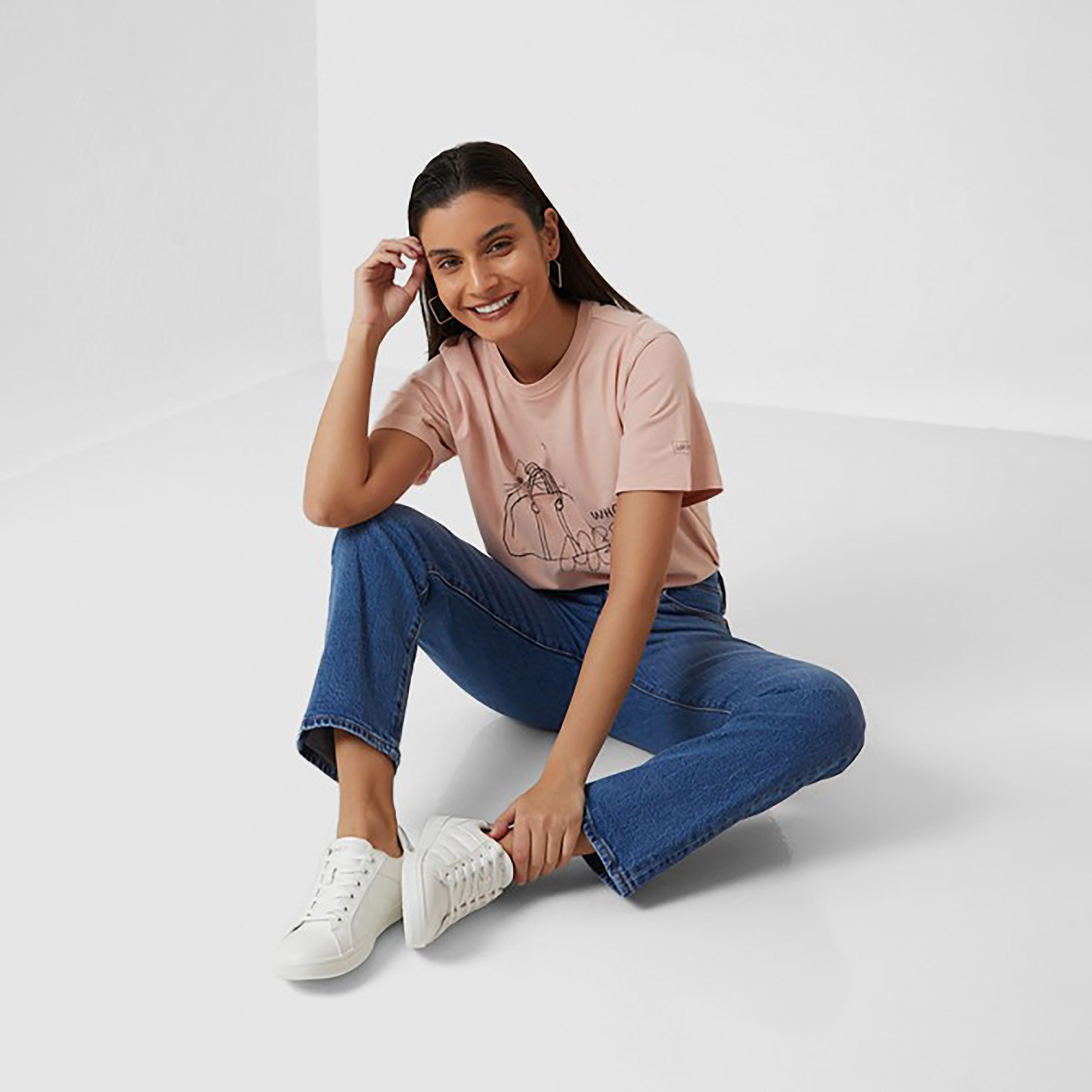 Levi's Graphic Crew Neck Short Sleeves T-Shirt-women-clothing-tshirts-image-2