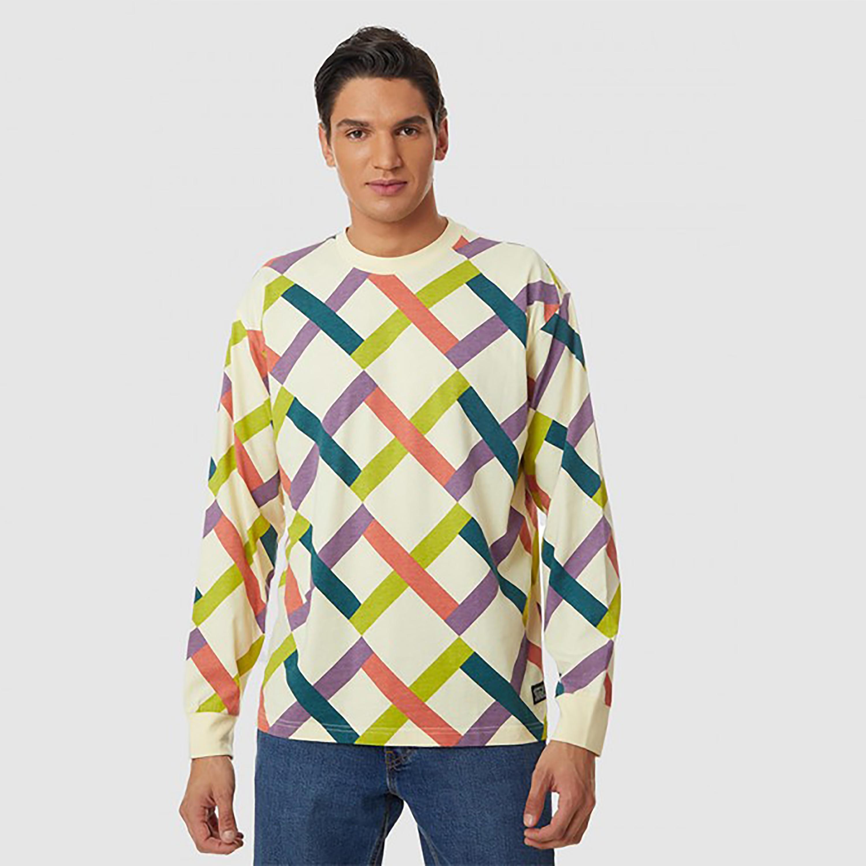 تيشيرت ليفايز بأكمام طويلة وياقة دائرية مع مطبوع بالكامل-men-clothing-tshirtsandpolos-tshirts-image-1