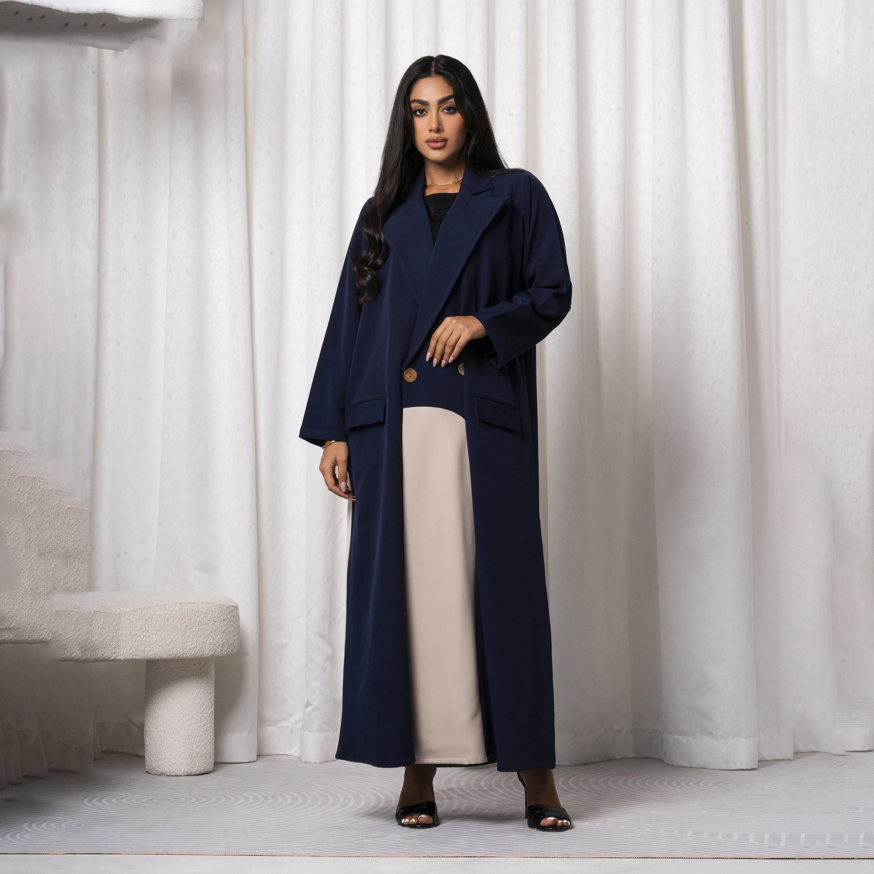 عباية نسائية من الكريب باربي مصنوعة يدويًا بألوان متعددة مع ياقة مدببة من مويستريت-women-arabicclothing-abayas-image-1
