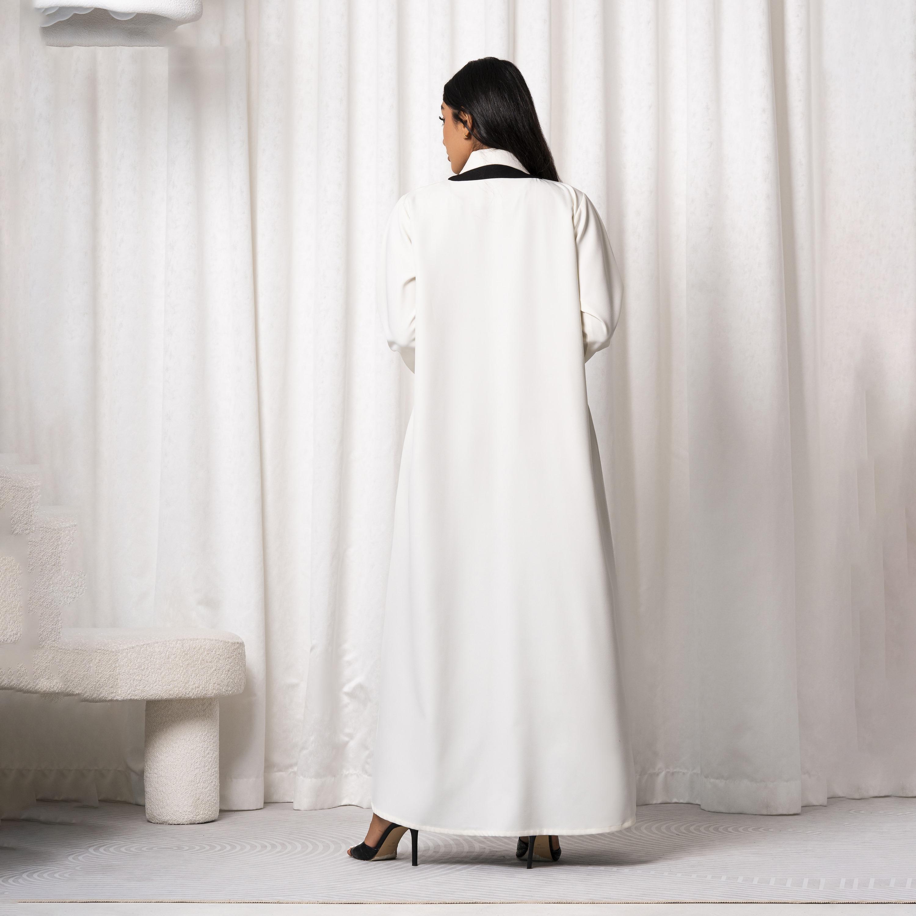 Moistreet Multicolour Peaked Lapel Embroidered Handmade Barbie Crepe Women's Abaya-women-arabicclothing-abayas-image-4