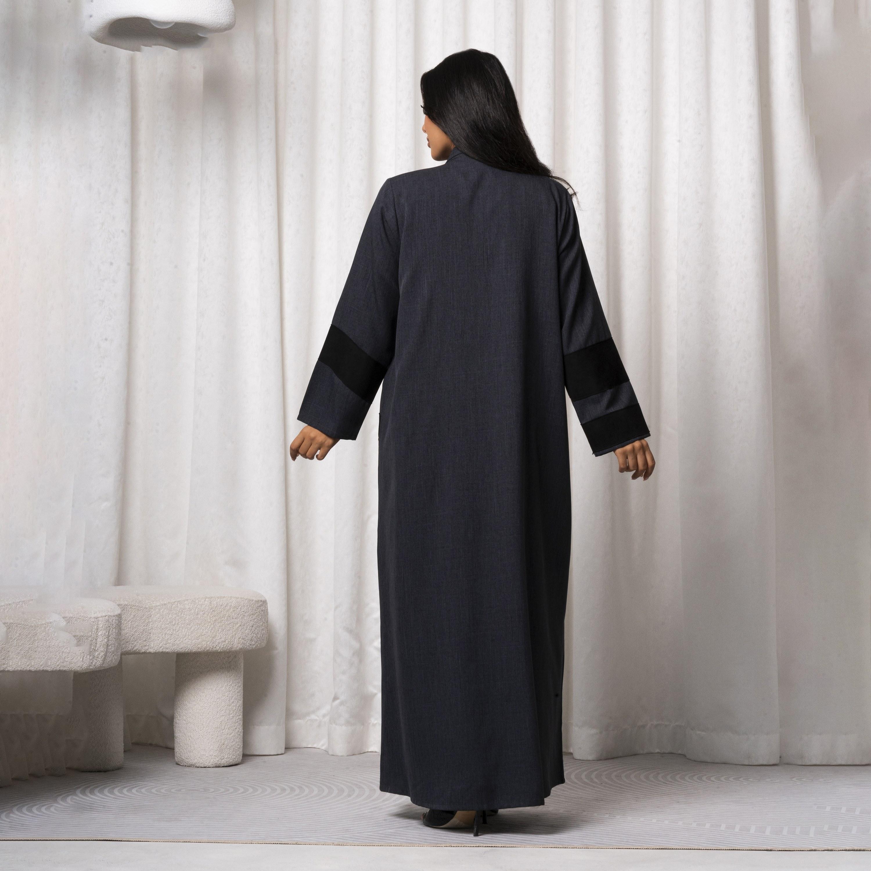 Moistreet Black Peaked Lapel Embellished Handmade Melange Women's Abaya-women-arabicclothing-abayas-image-4